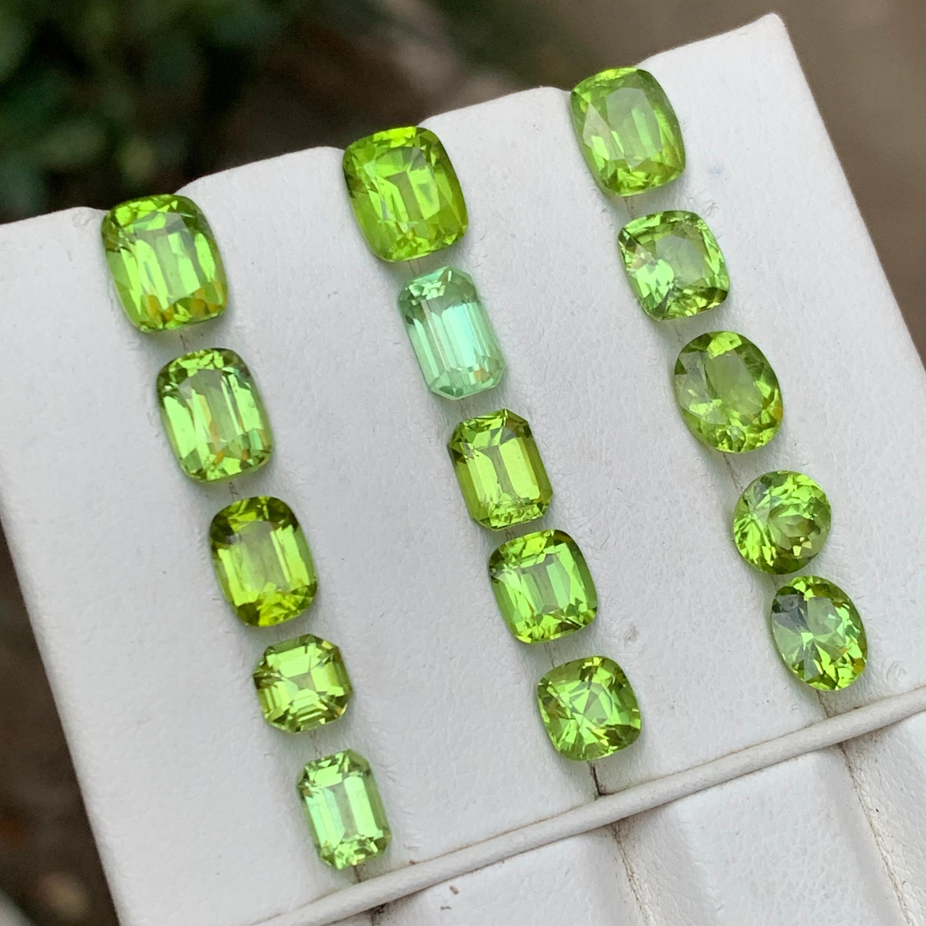 Natürlicher lebendiger grüner Peridot 23.53 Ct Cushion Cut Lose Edelsteine Lot für Schmuck im Angebot 4