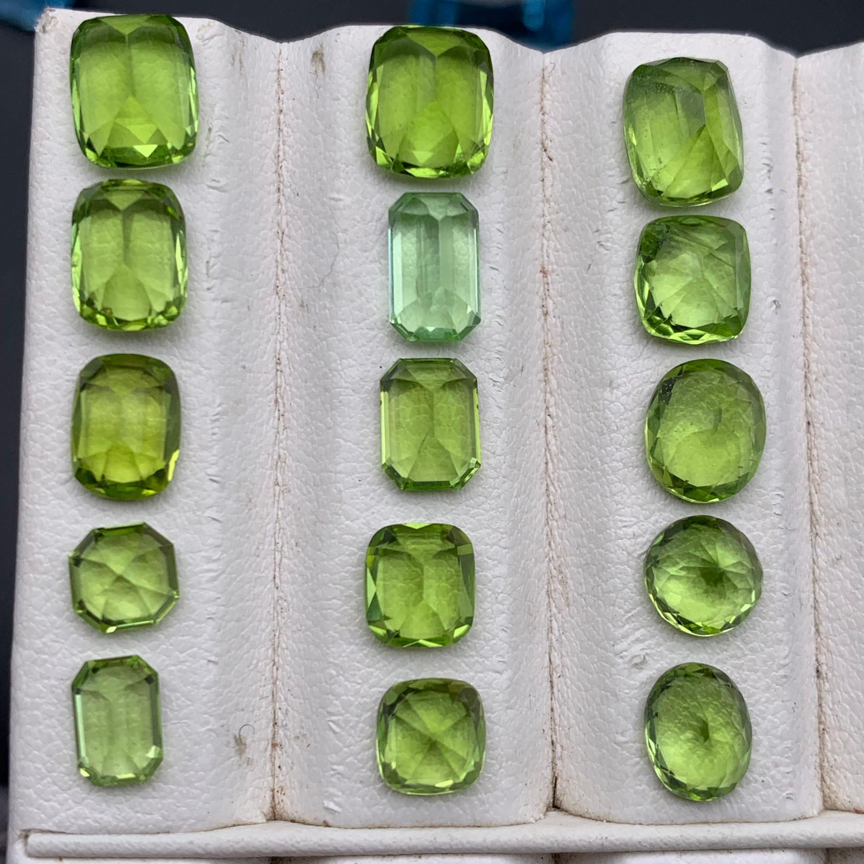 Natürlicher lebendiger grüner Peridot 23.53 Ct Cushion Cut Lose Edelsteine Lot für Schmuck im Angebot 1