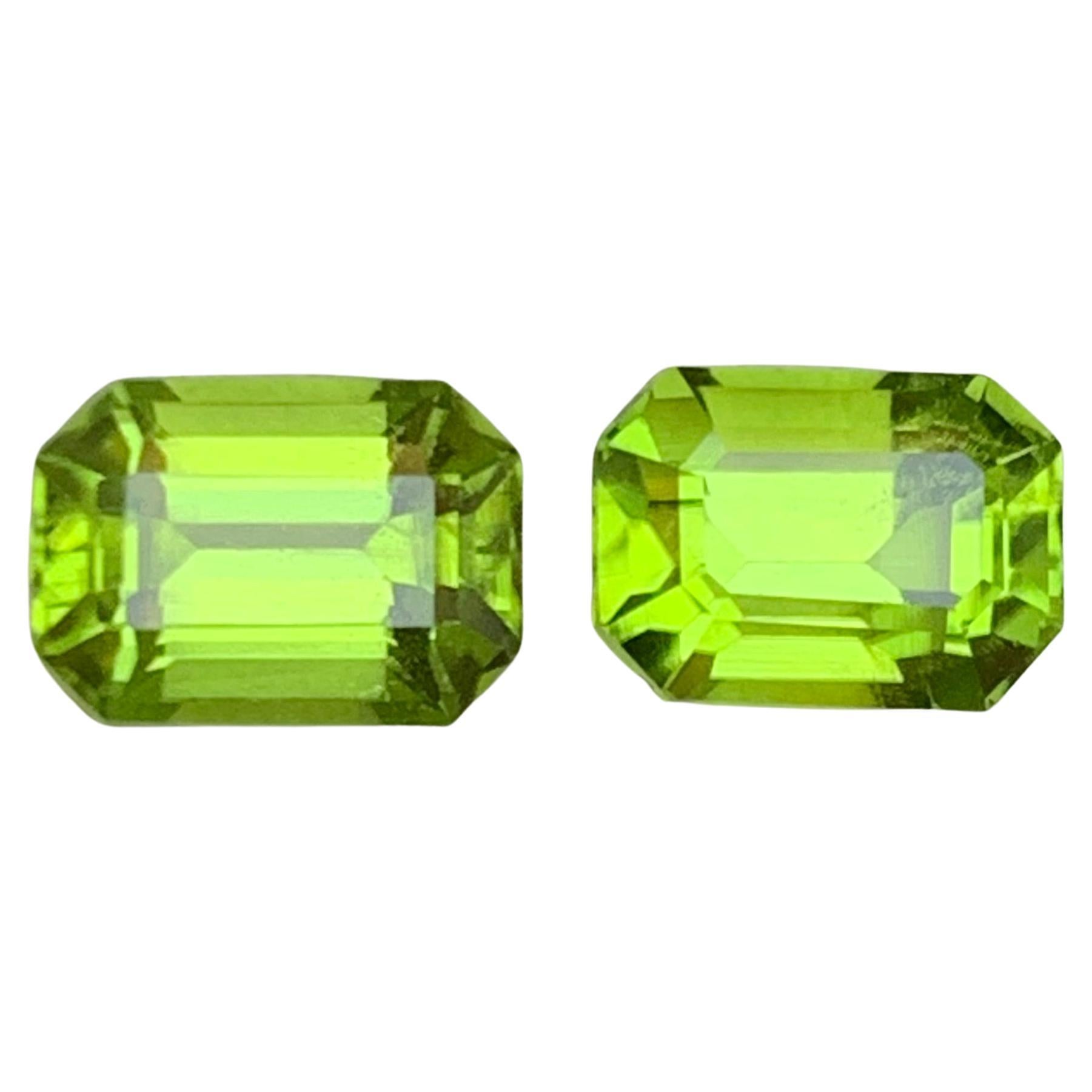 Peridot vert vif naturel 4.62 Ct Emerald Cut Loose Gemstones Set for Earrings (Boucles d
oreilles)
