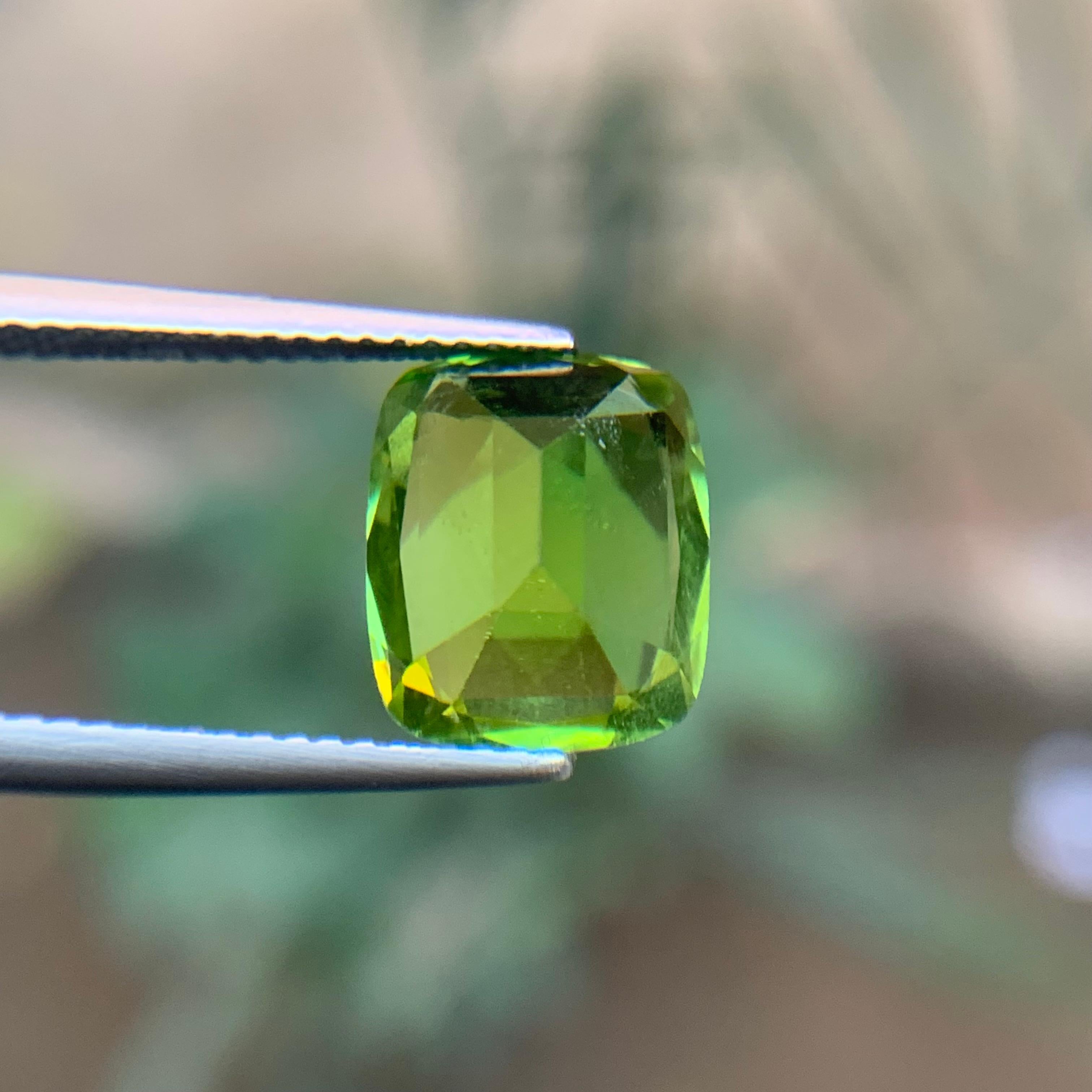 Peridoto verde vivo natural 5,02 ct talla cojín gema suelta para joyería anillo en venta 4