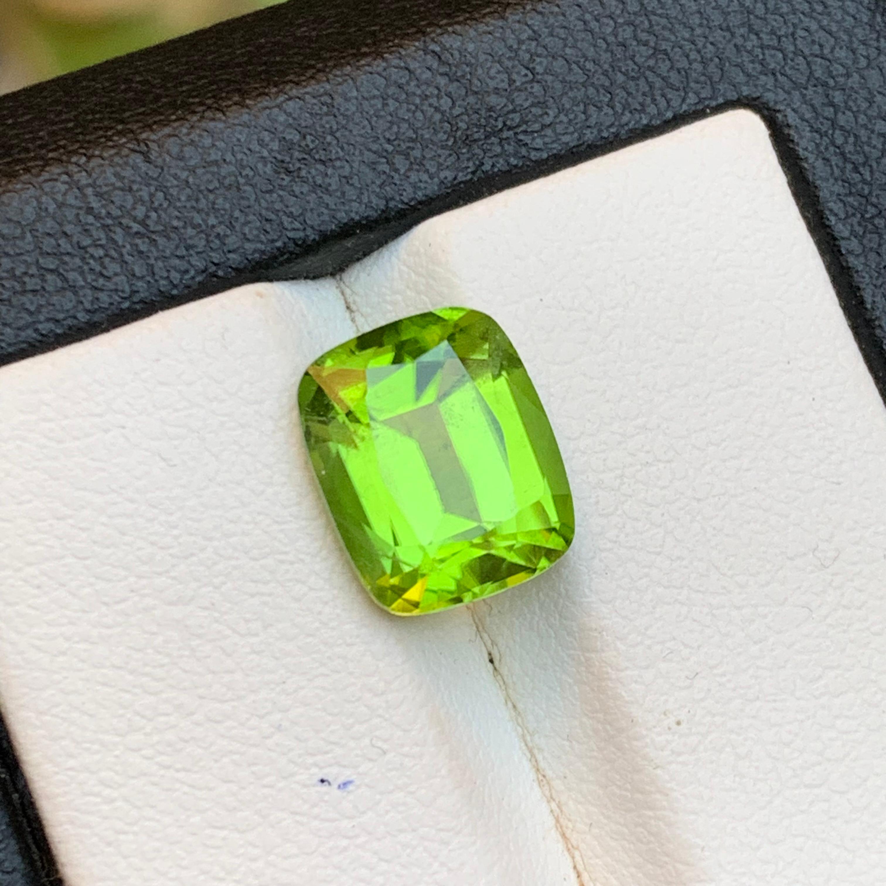 Peridoto verde vivo natural 5,02 ct talla cojín gema suelta para joyería anillo en venta 7