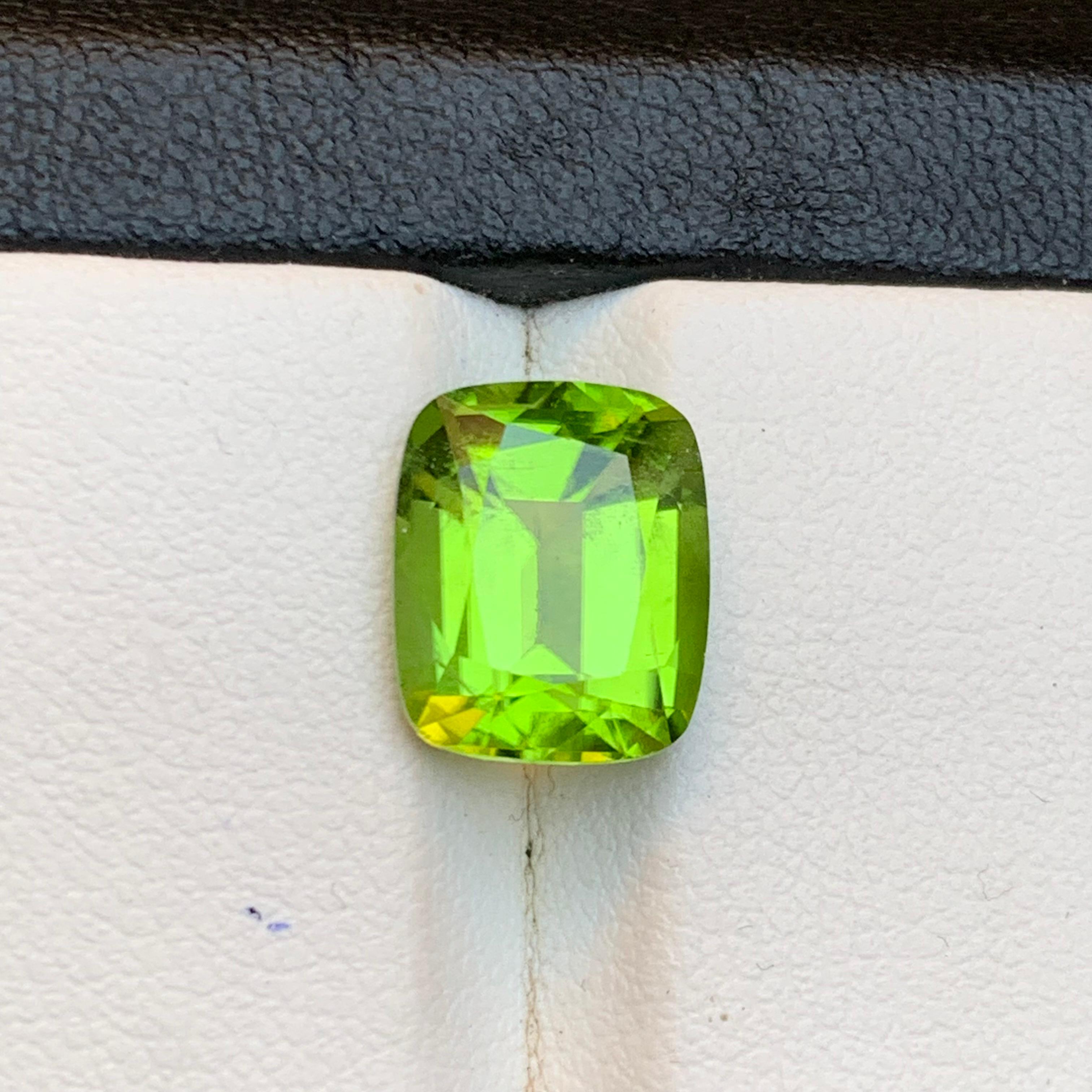 Peridoto verde vivo natural 5,02 ct talla cojín gema suelta para joyería anillo en Nuevo estado para la venta en Peshawar, PK