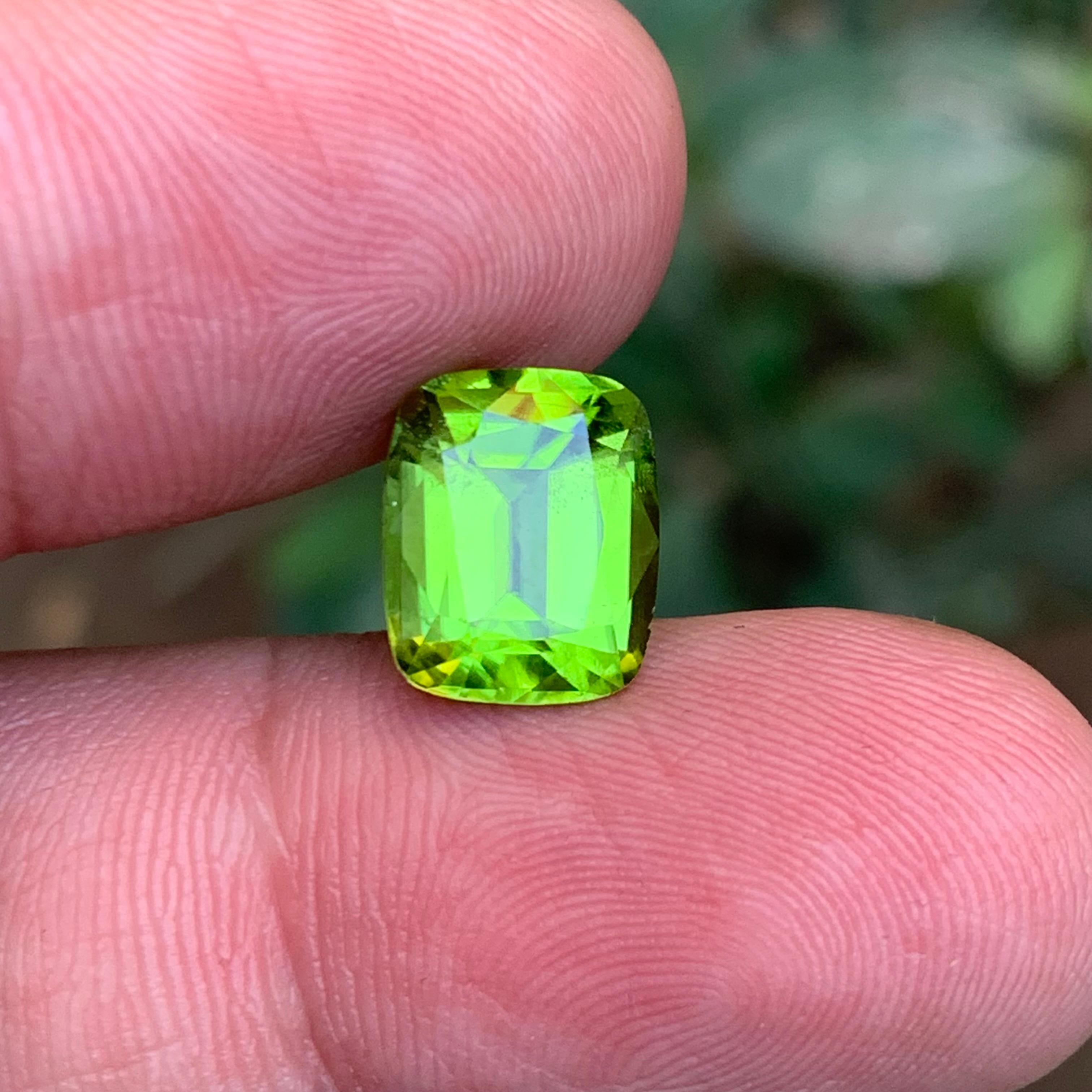Peridoto verde vivo natural 5,02 ct talla cojín gema suelta para joyería anillo en venta 1