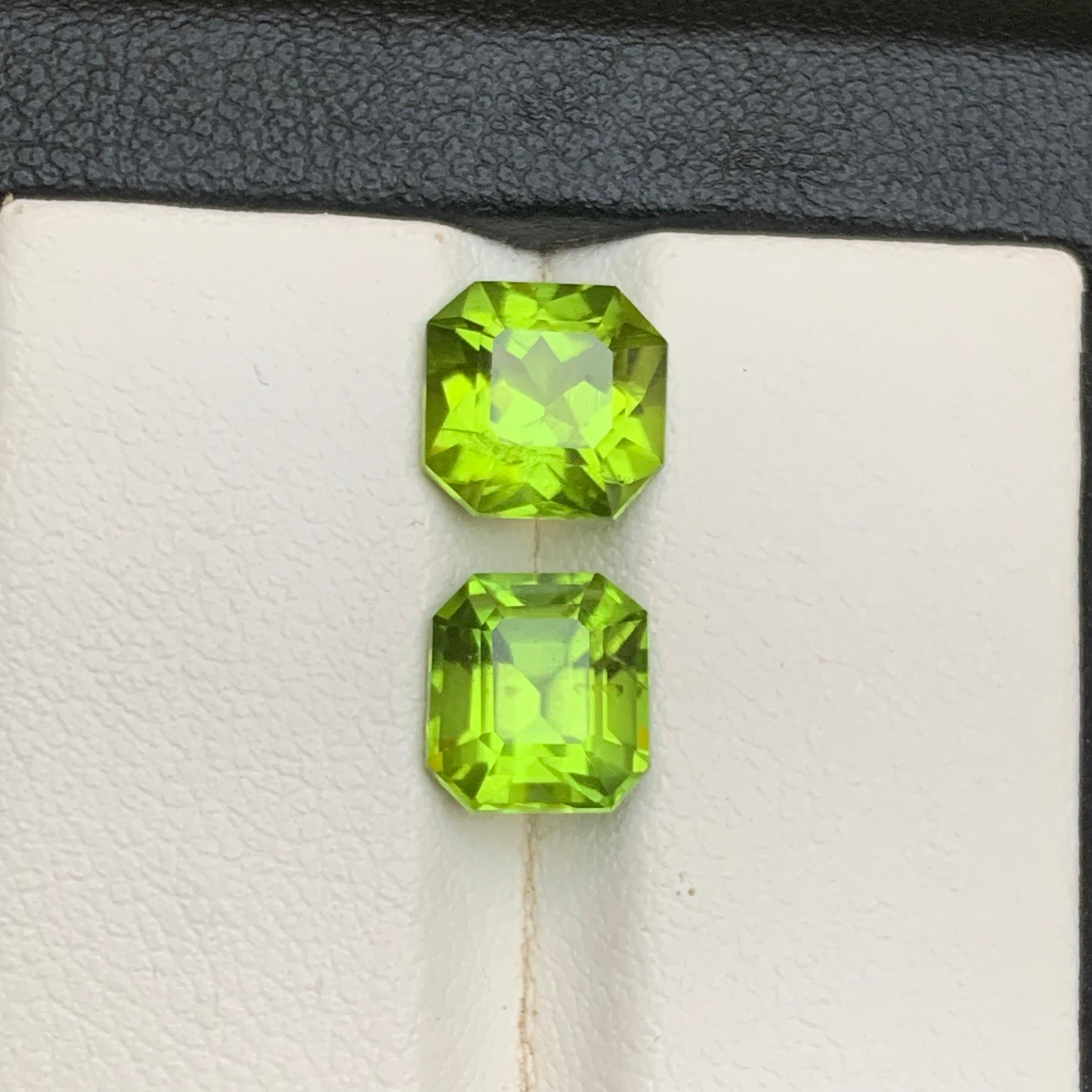 Contemporain Peridot vert vif naturel 5.05 Ct Emerald Cut Loose Gemstones Set for Jewelry en vente