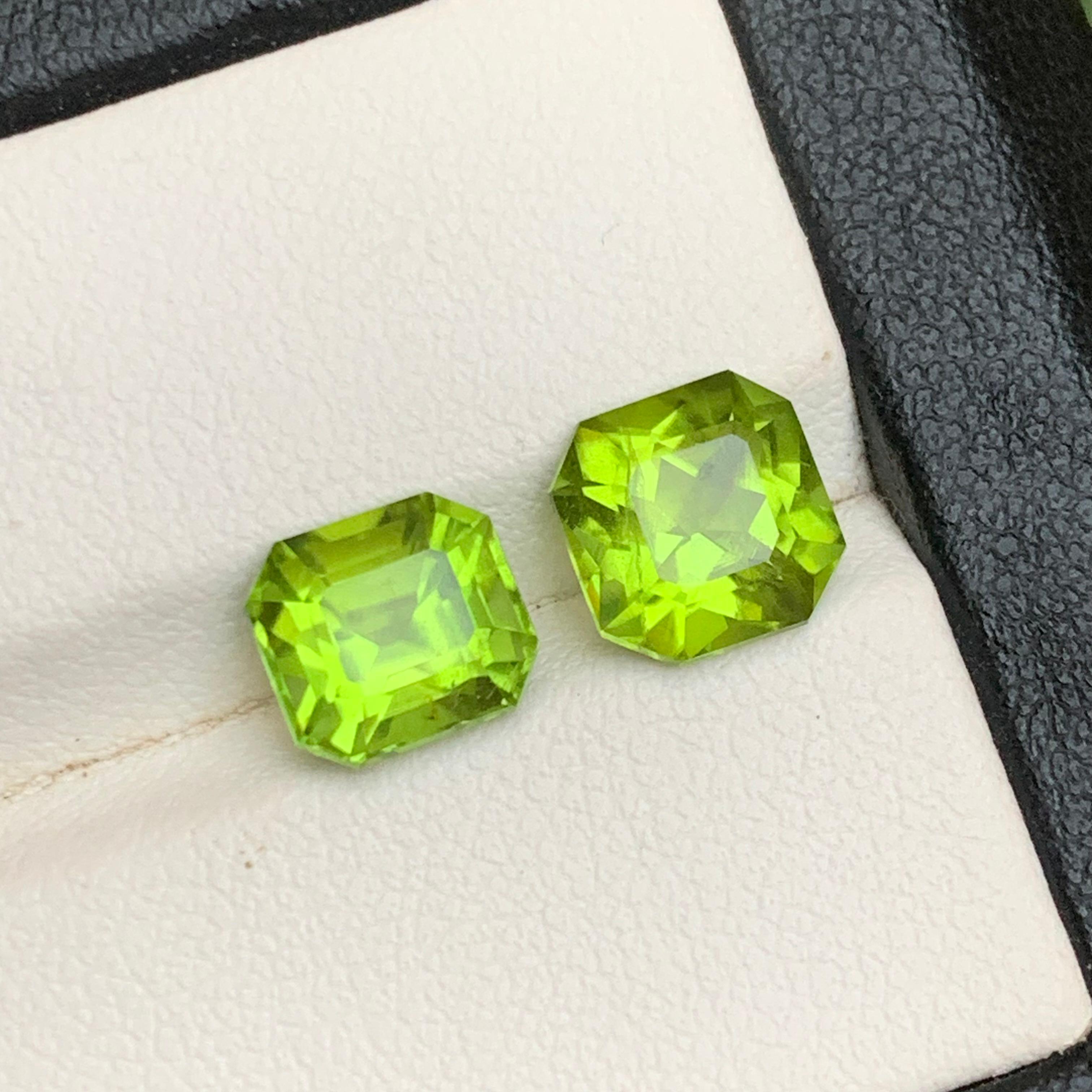 Peridot vert vif naturel 5.05 Ct Emerald Cut Loose Gemstones Set for Jewelry en vente 1