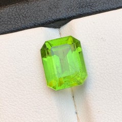 Peridoto verde vivo naturale con taglio smeraldo da 6,55 carati, gemma sfusa per anello
