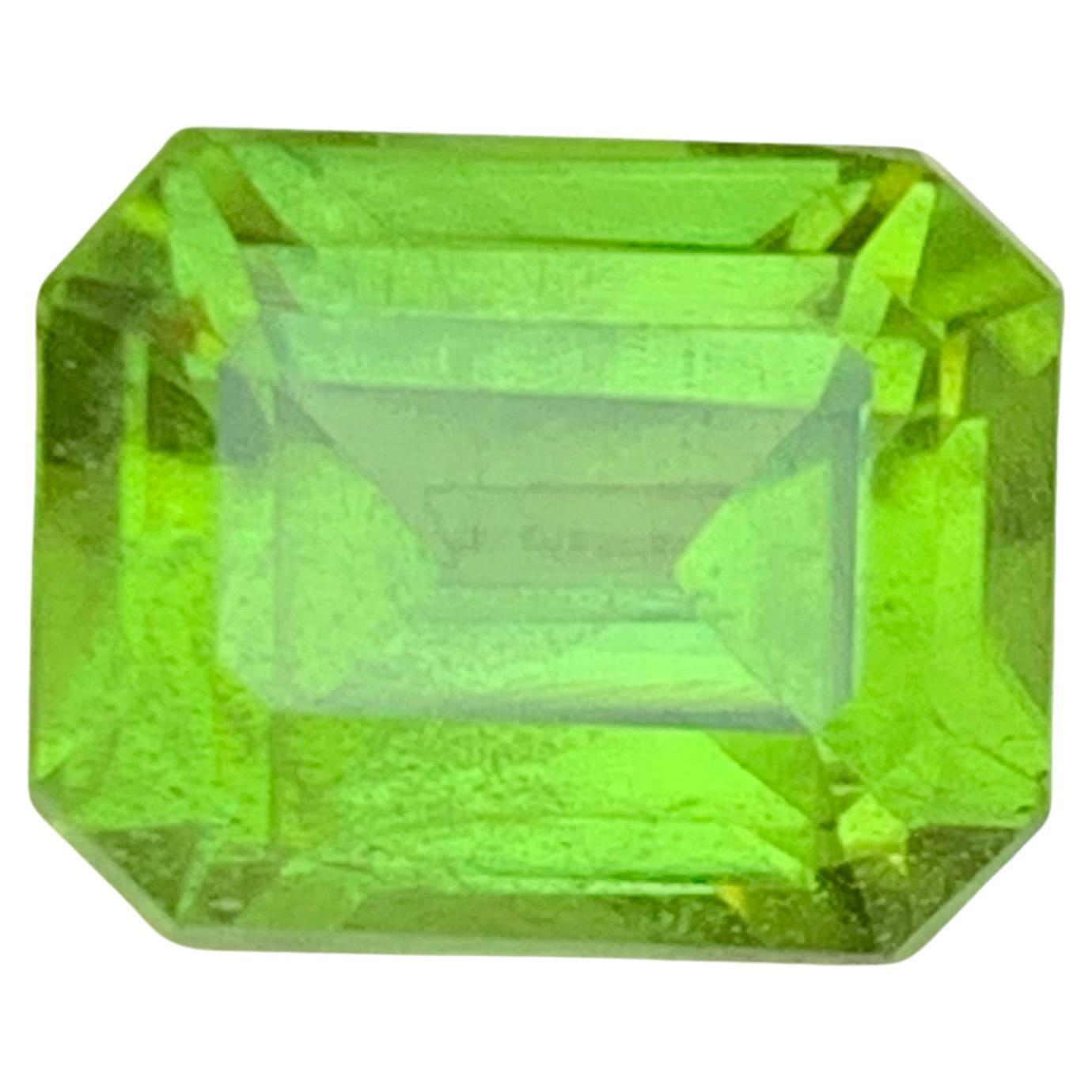 Natural Vivid Green Peridot Emerald Cut 6.55 Carat Loose Gemstone for Ring