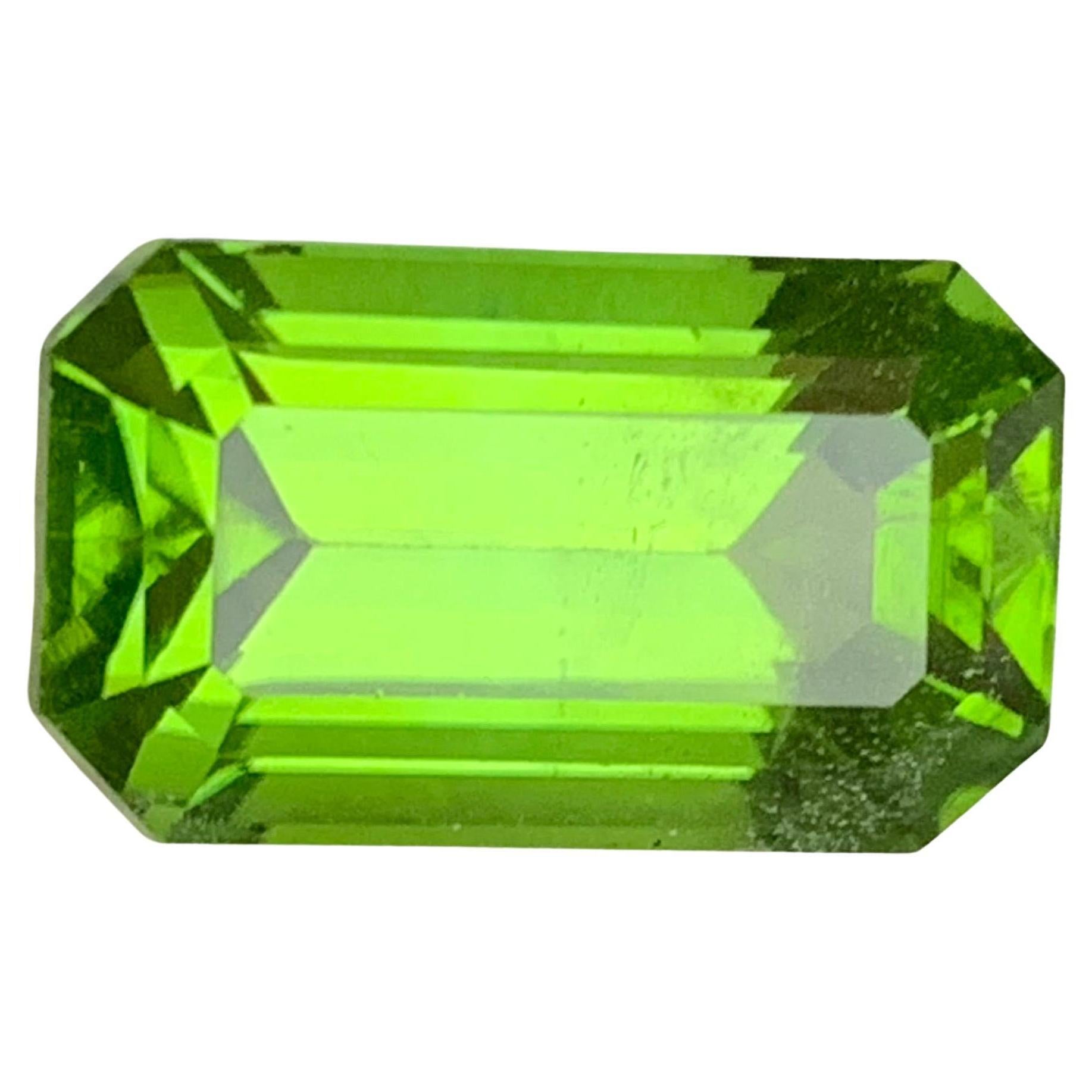 Natural Vivid Green Peridot Step Emerald Cut 10.24 Carat Loose Gemstone for Ring