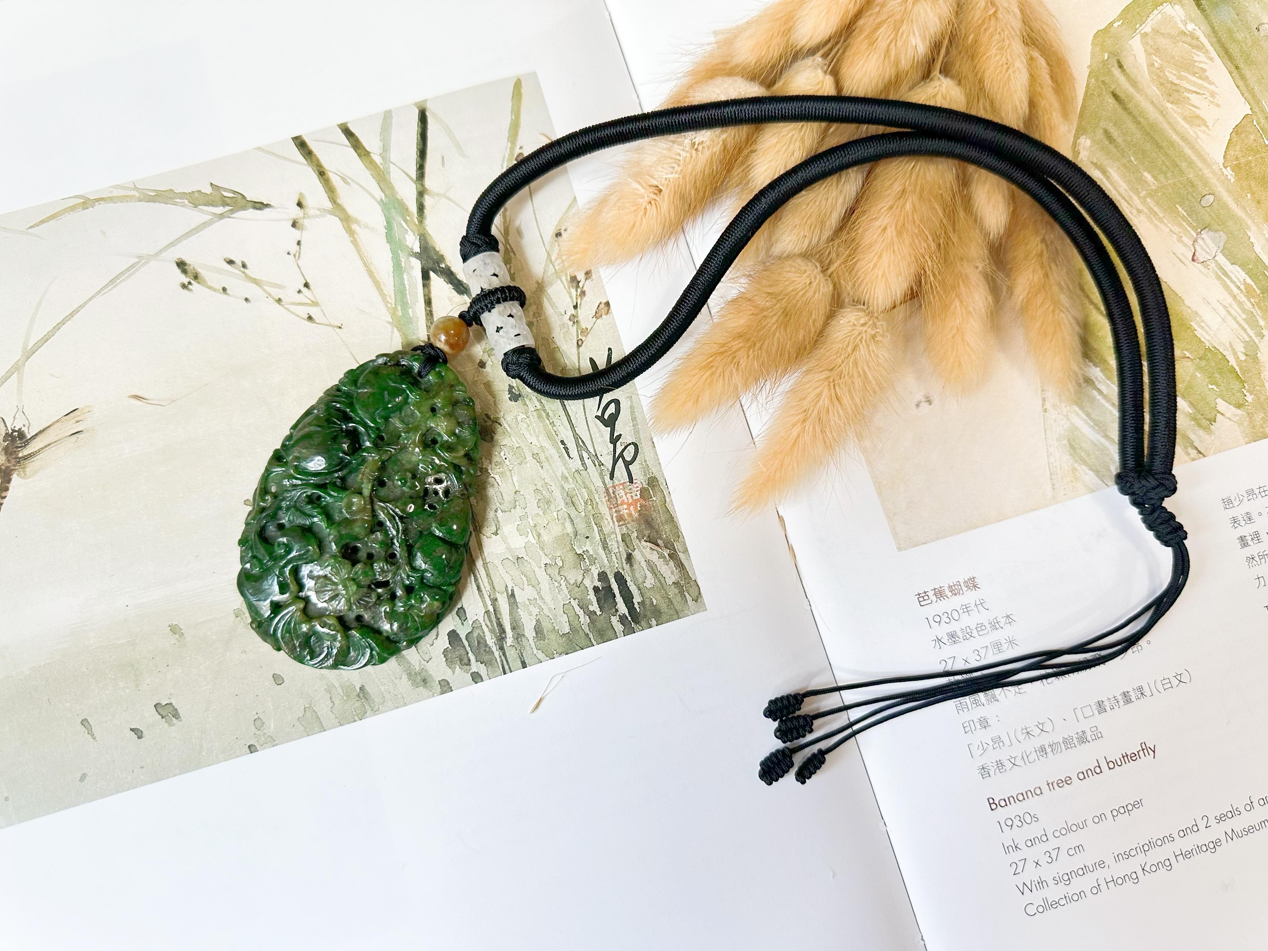 Collana con ciondolo in giada di giada Ruyi verde naturale e vivace In condizioni Nuovo in vendita a Kowloon, HK
