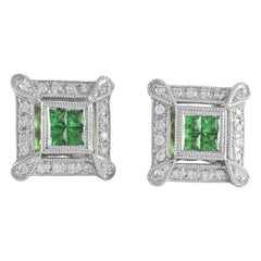 Natürlicher lebhaft grüner Tsavorit und Diamant Quadratische Ohrstecker