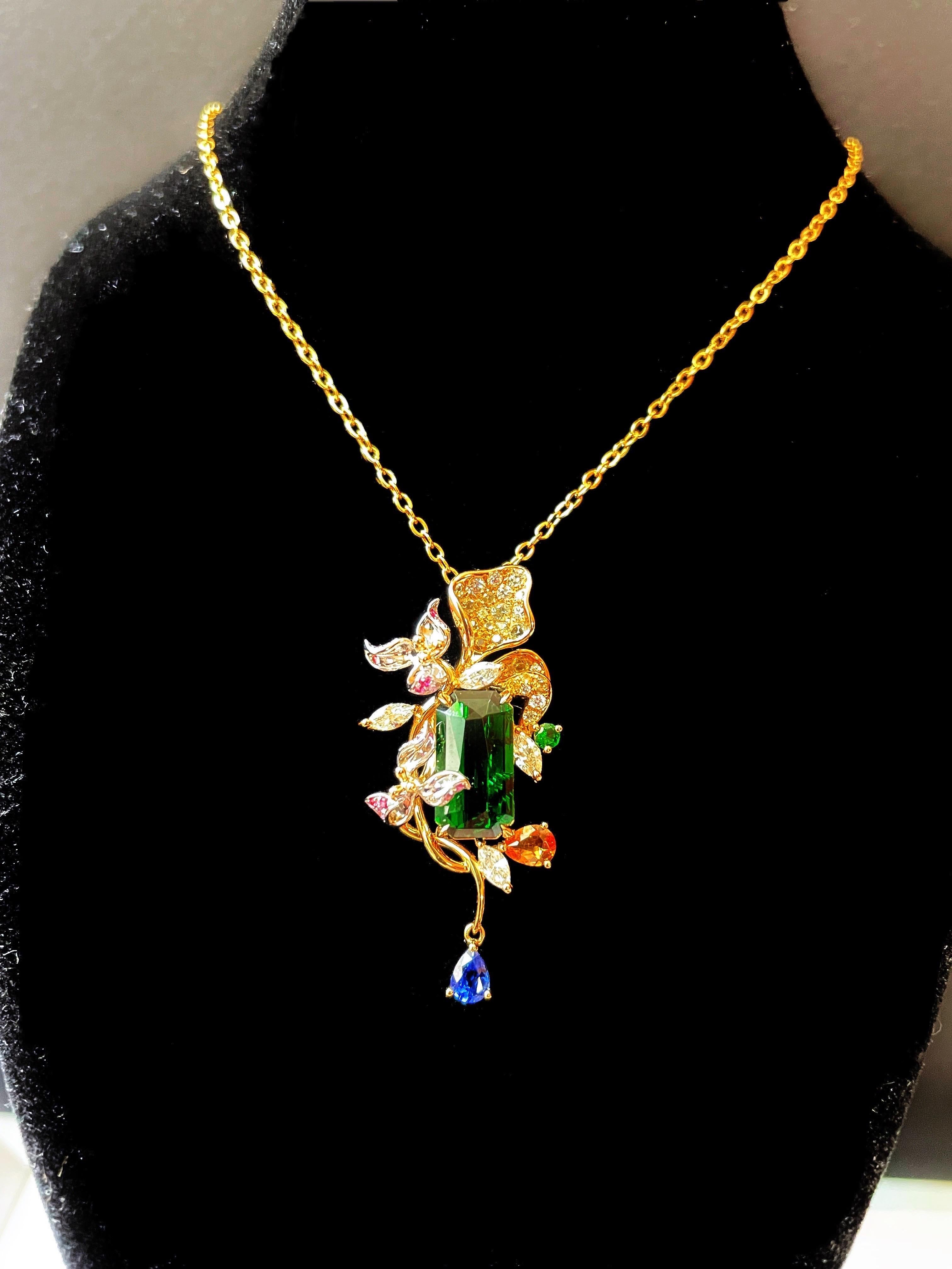 Colgante Floral de Tsavorita Verde Vivo Natural Certificada en Oro Amarillo de 14 K en venta 5