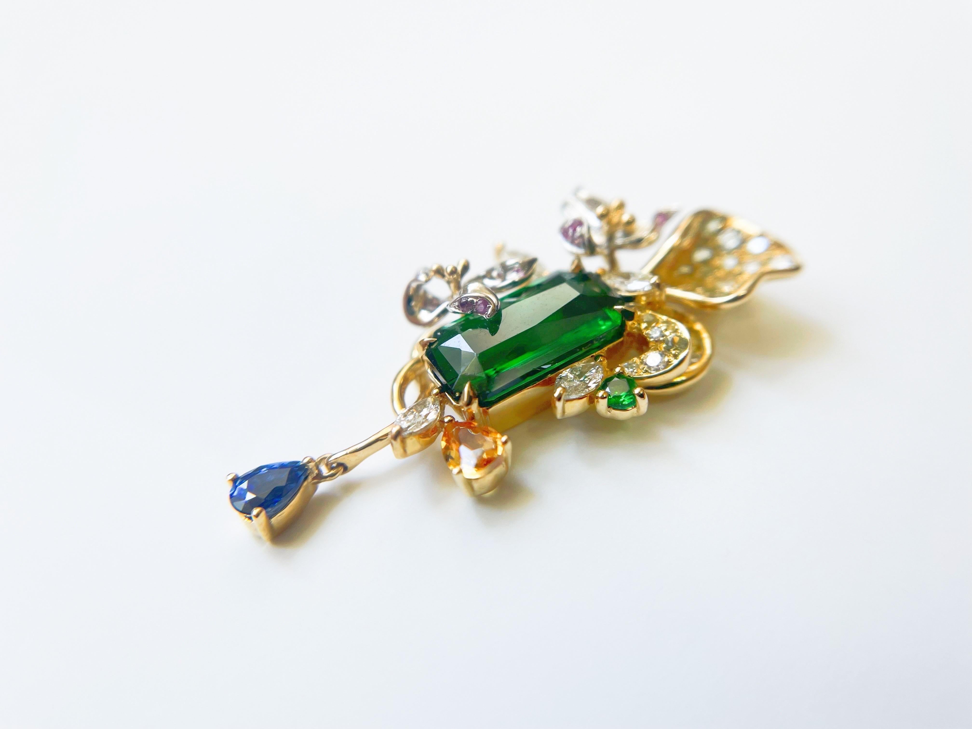 Colgante Floral de Tsavorita Verde Vivo Natural Certificada en Oro Amarillo de 14 K Art Nouveau en venta