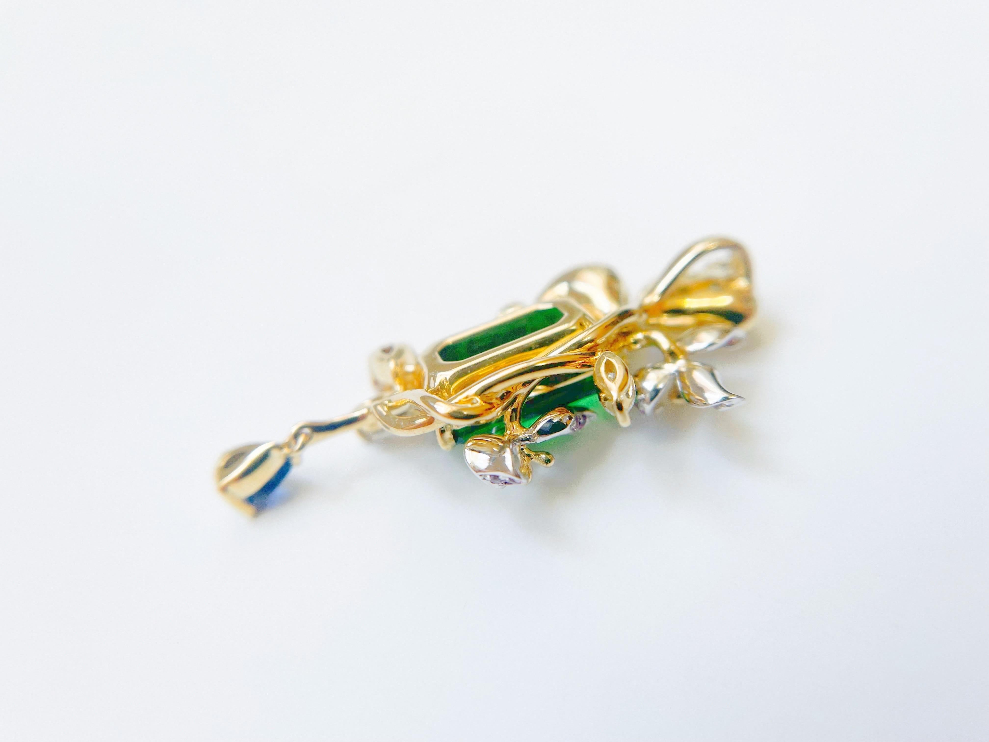 Colgante Floral de Tsavorita Verde Vivo Natural Certificada en Oro Amarillo de 14 K en venta 1