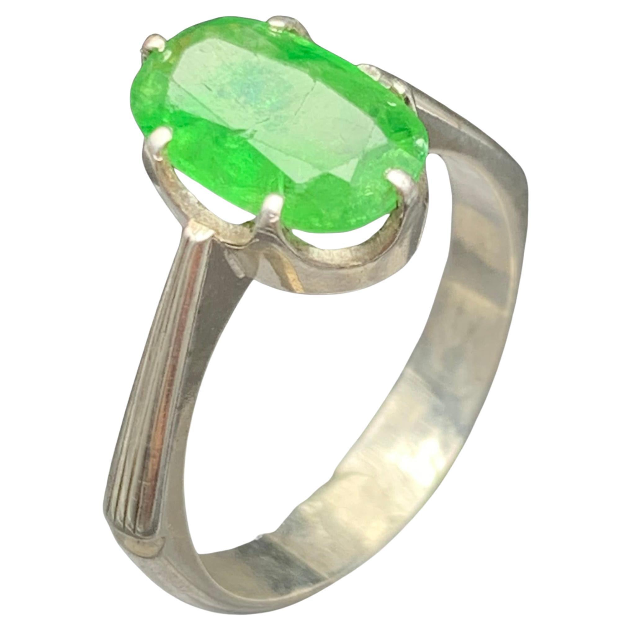 Natural Vivid Green Tsavorite Garnet Cocktail Ring in 925 Silver Handmade Jewel For Sale