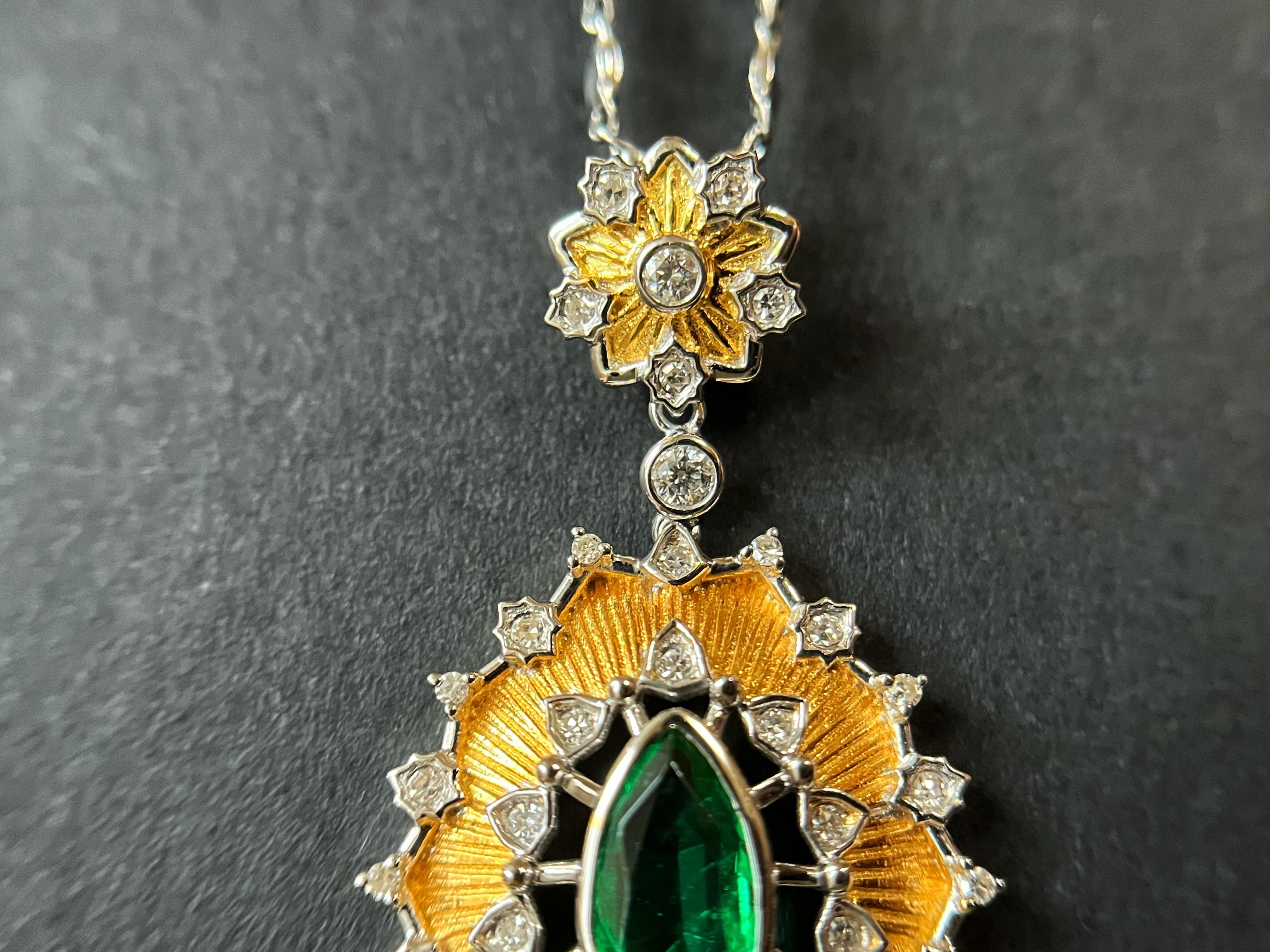 Women's or Men's Natural Vivid Green Zambia Emerald Pendant in 18K Gold with Diamonds For Sale