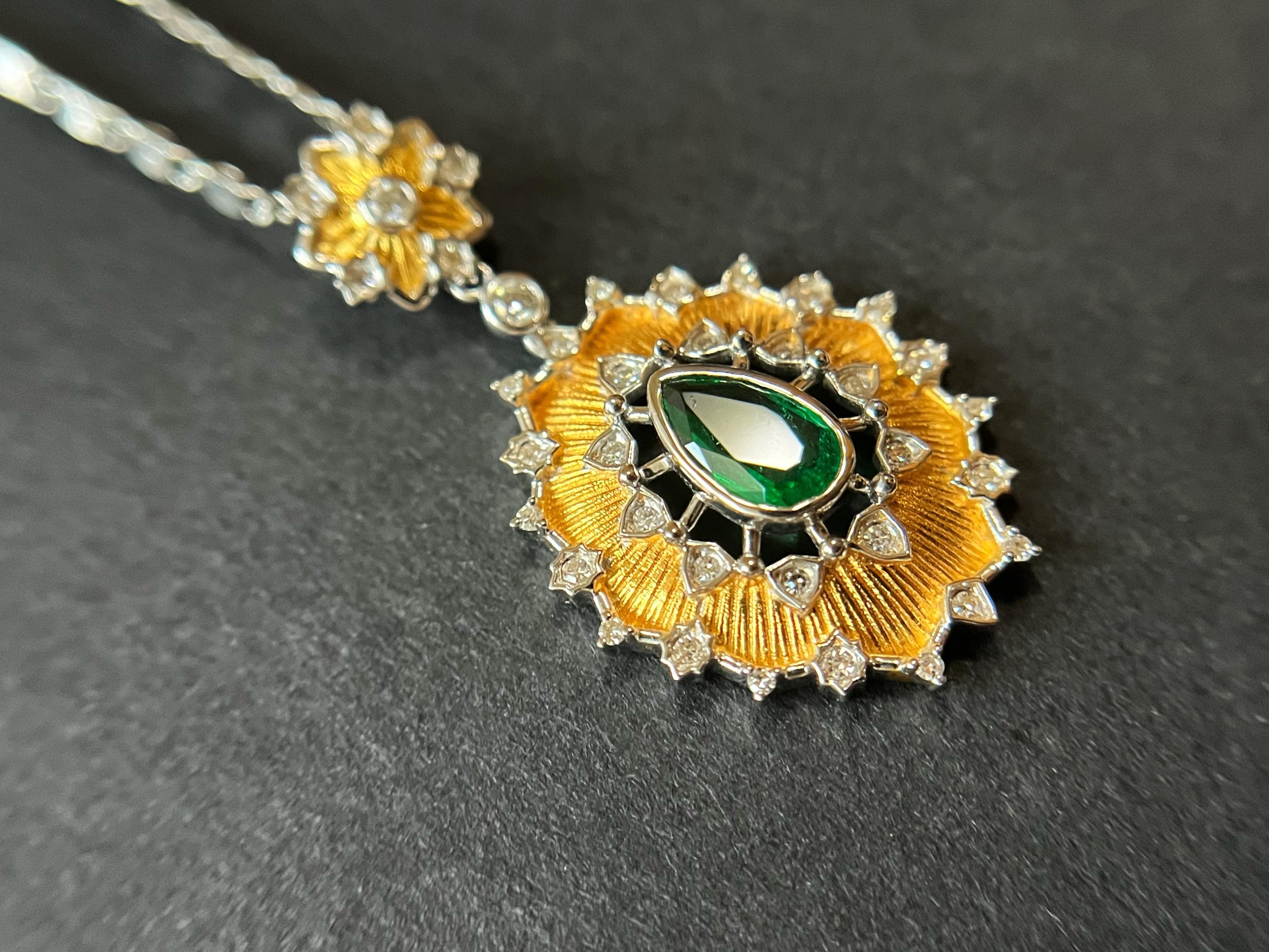 Natural Vivid Green Zambia Emerald Pendant in 18K Gold with Diamonds For Sale 1