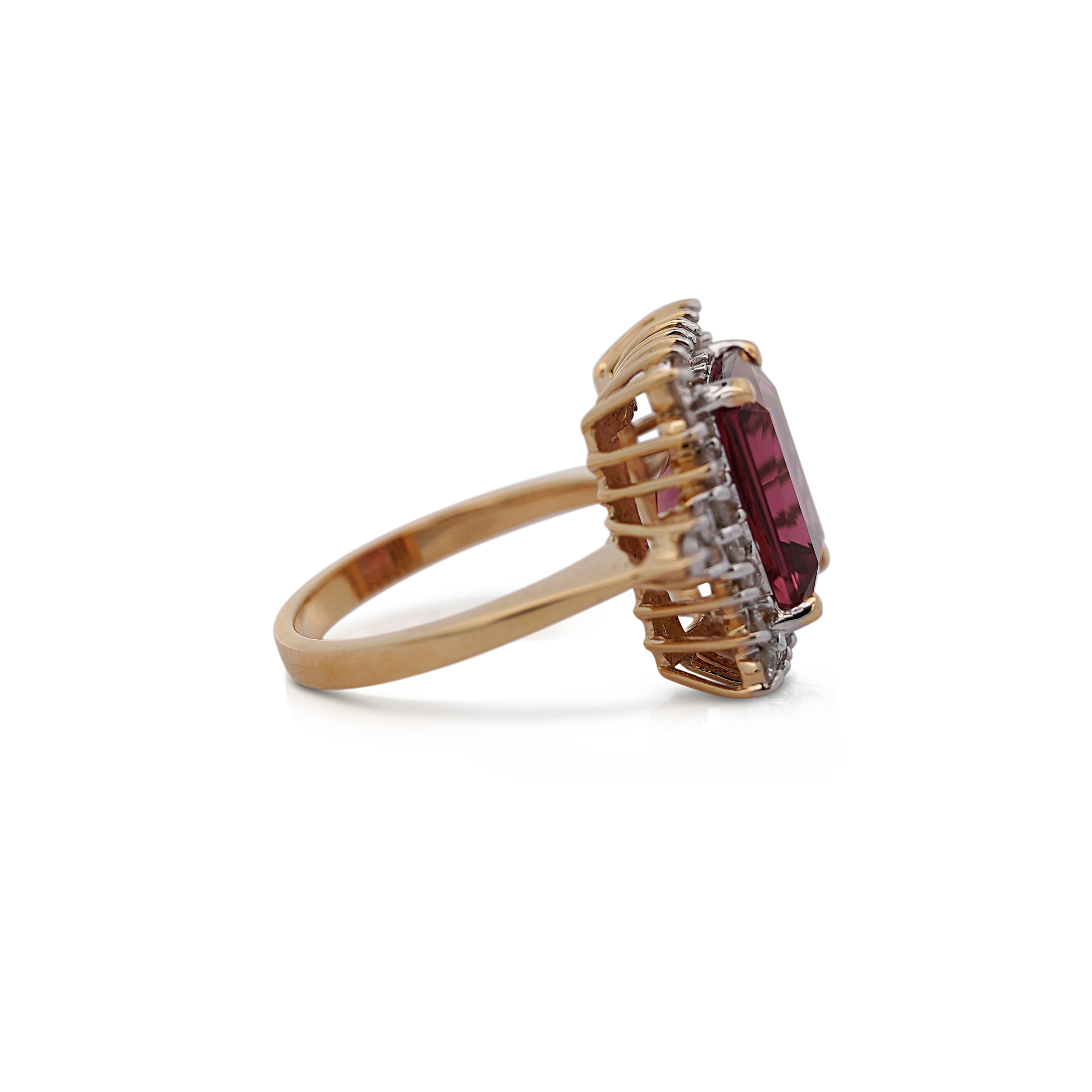 De las mujeres Anillo de turmalina natural rosa vivo de 7 quilates de corte radiante con diamantes en oro de 18 quilates en venta