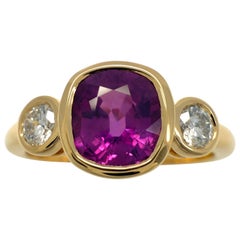 Natural Vivid Pink Purple Sapphire & Diamond 18k Yellow Gold Three Stone Ring