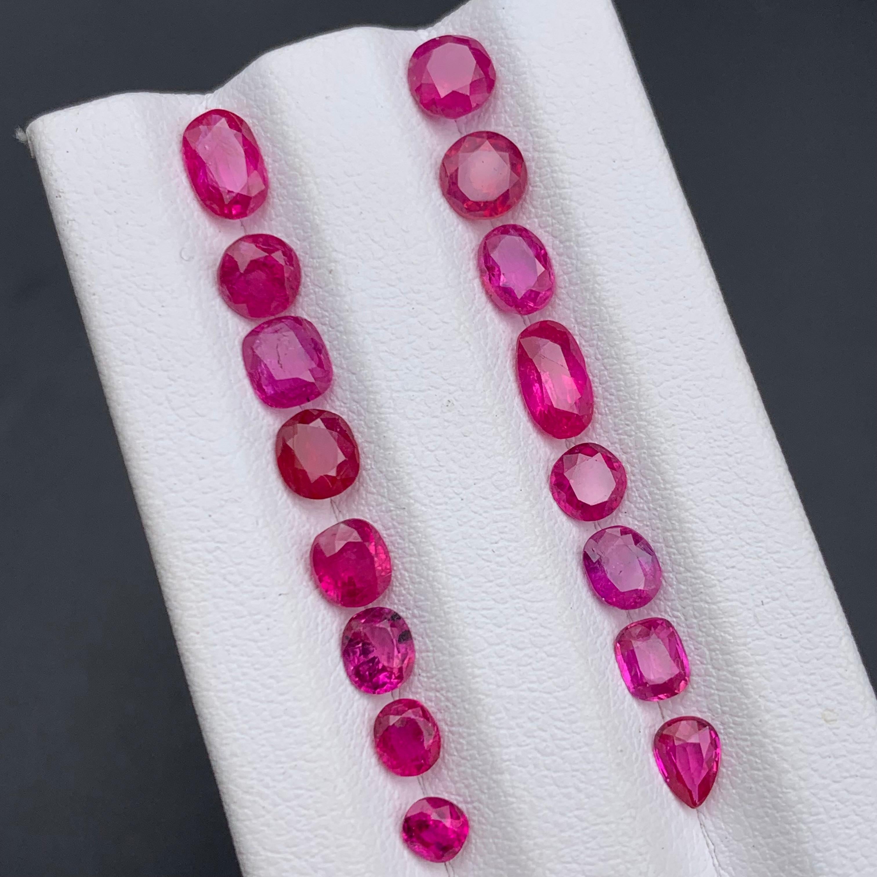 Parcella di rubino rosa e rosso naturale 7,69 carati, cuscino ovale, gemme sciolte. in vendita 4