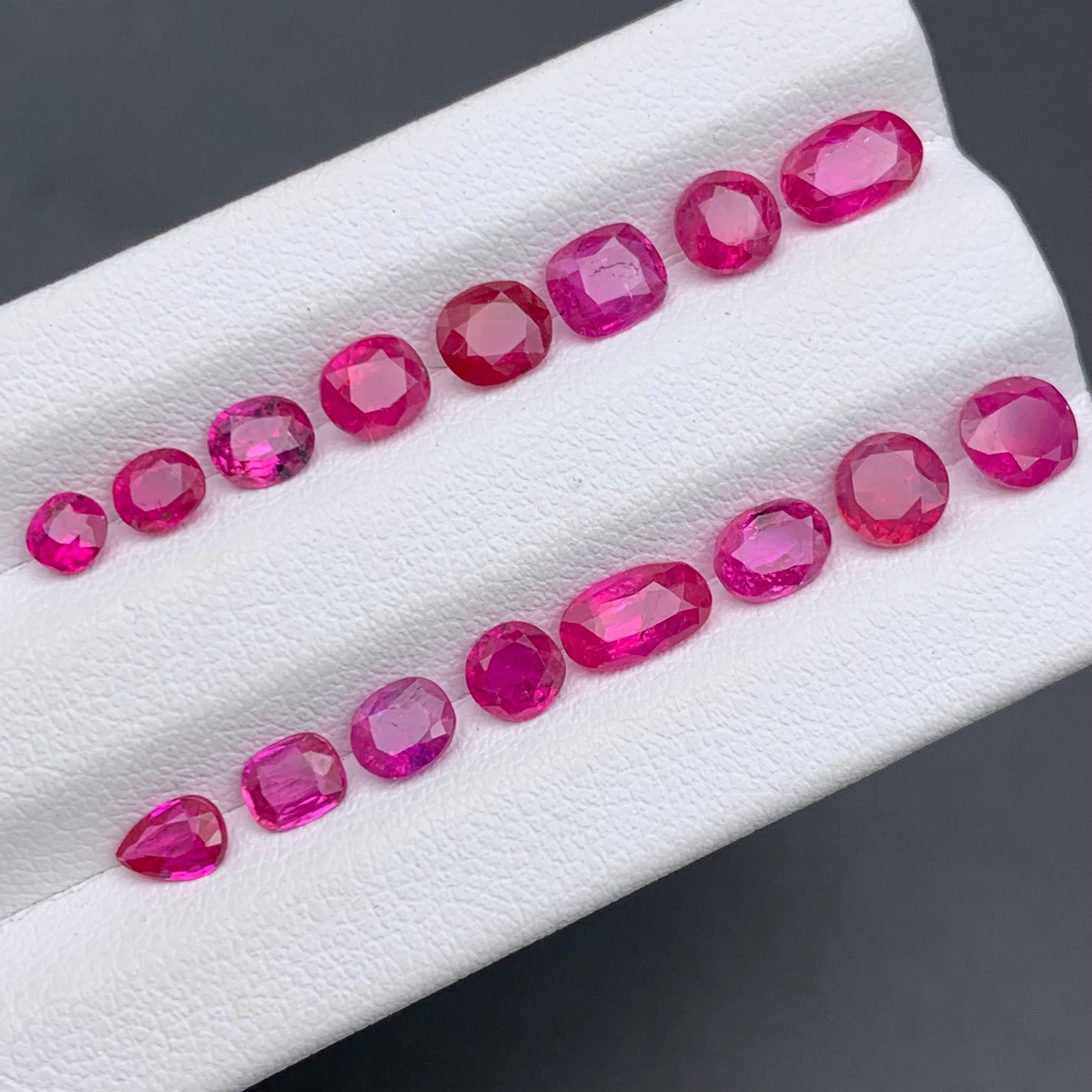 Parcella di rubino rosa e rosso naturale 7,69 carati, cuscino ovale, gemme sciolte. in vendita 5