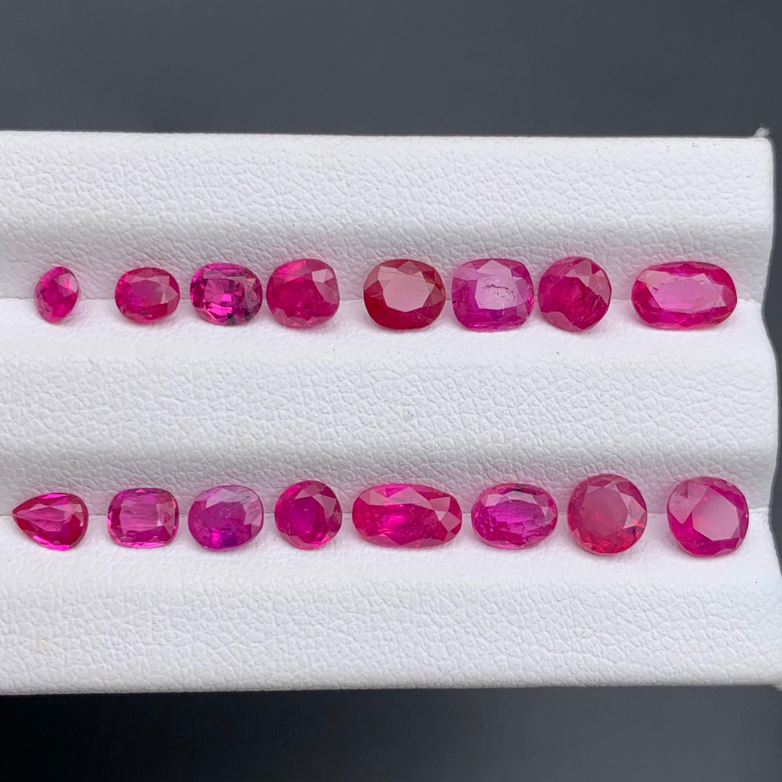 Parcella di rubino rosa e rosso naturale 7,69 carati, cuscino ovale, gemme sciolte. in vendita 3