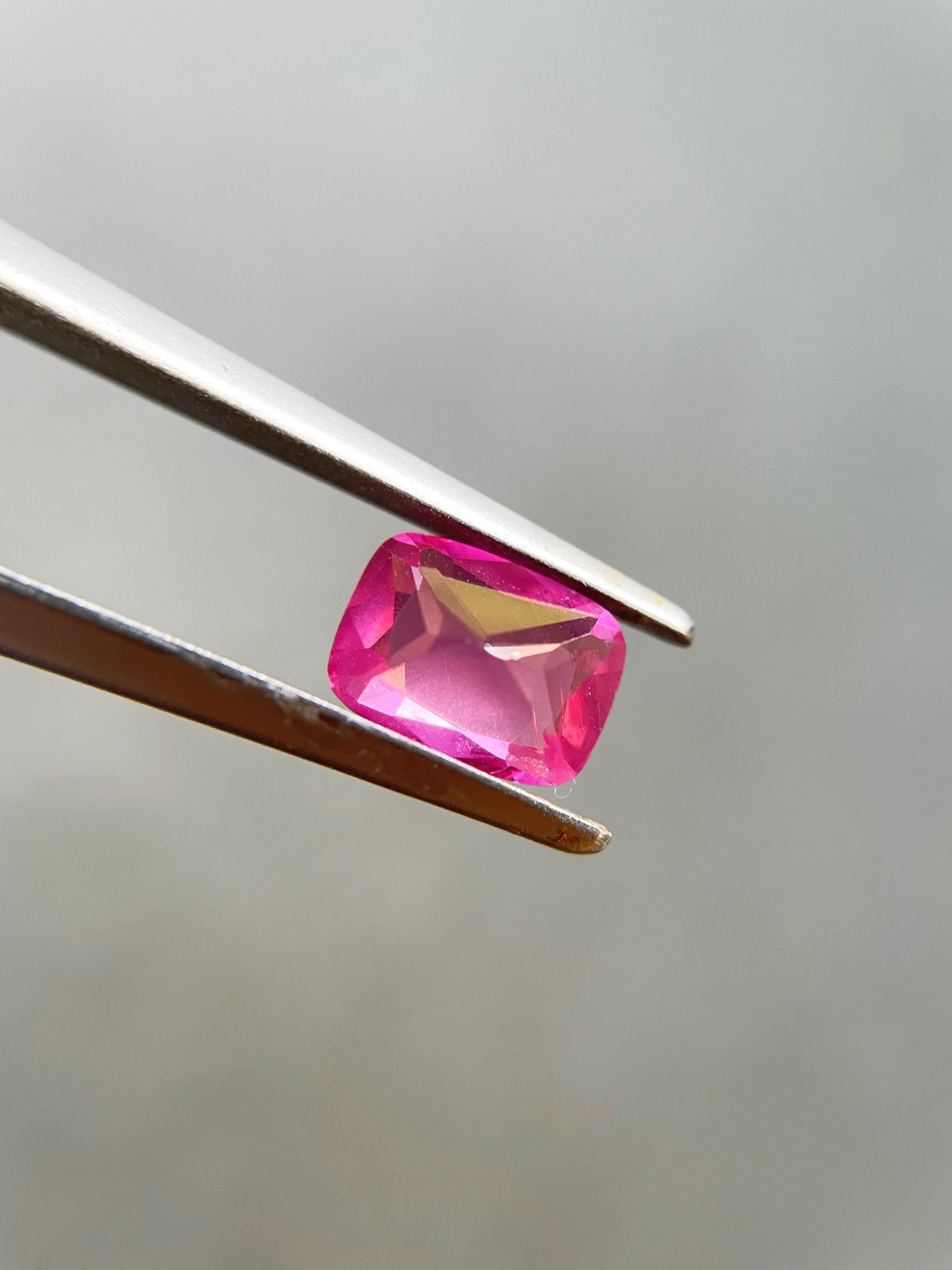 Natural Vivid Pink Sapphire Loose Gemstone for Jewelry Making, 1.02 Ct Unisexe en vente