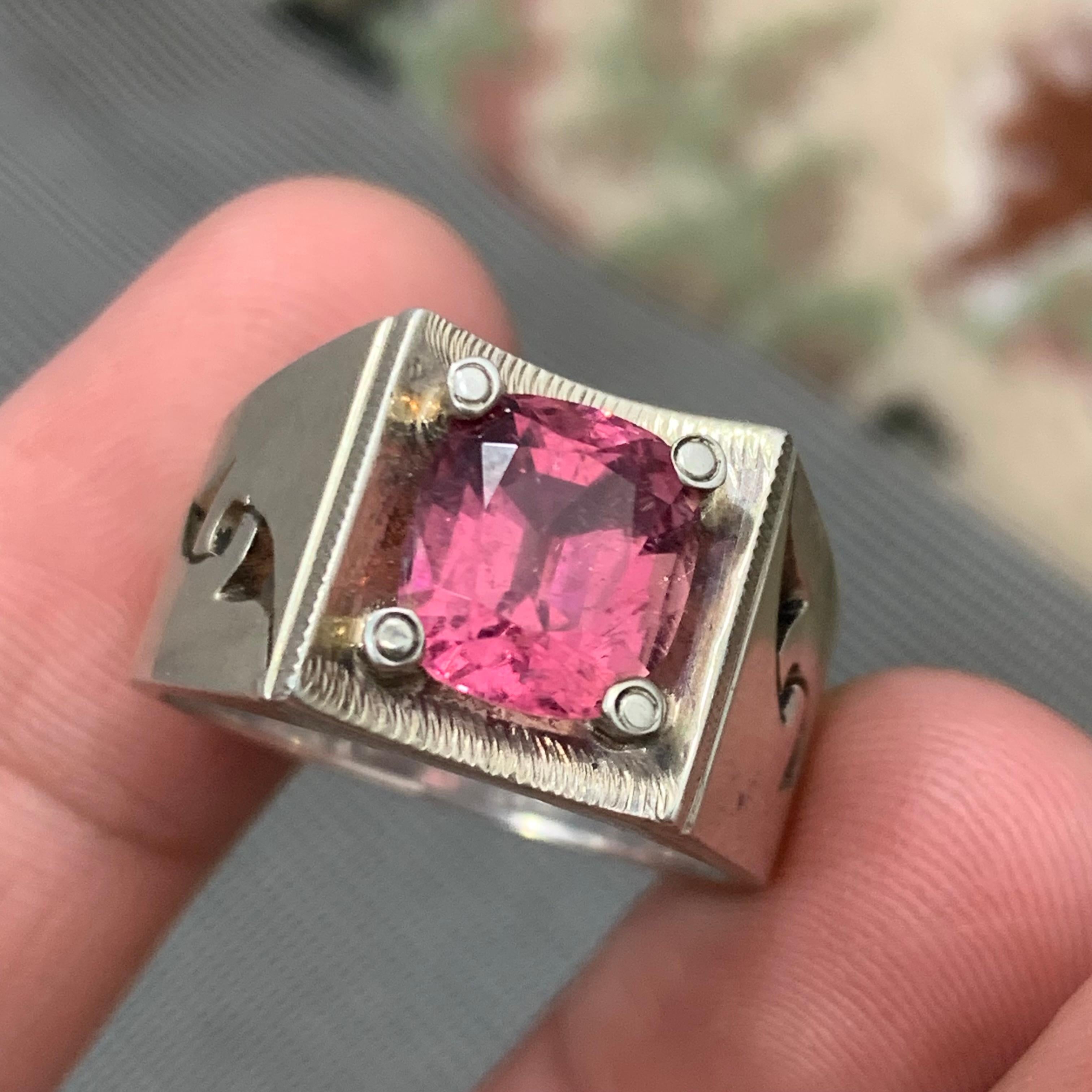 Gema turmalina natural rosa vivo Anillo de plata hecho a mano talla cojín-Talla 10 en venta 5