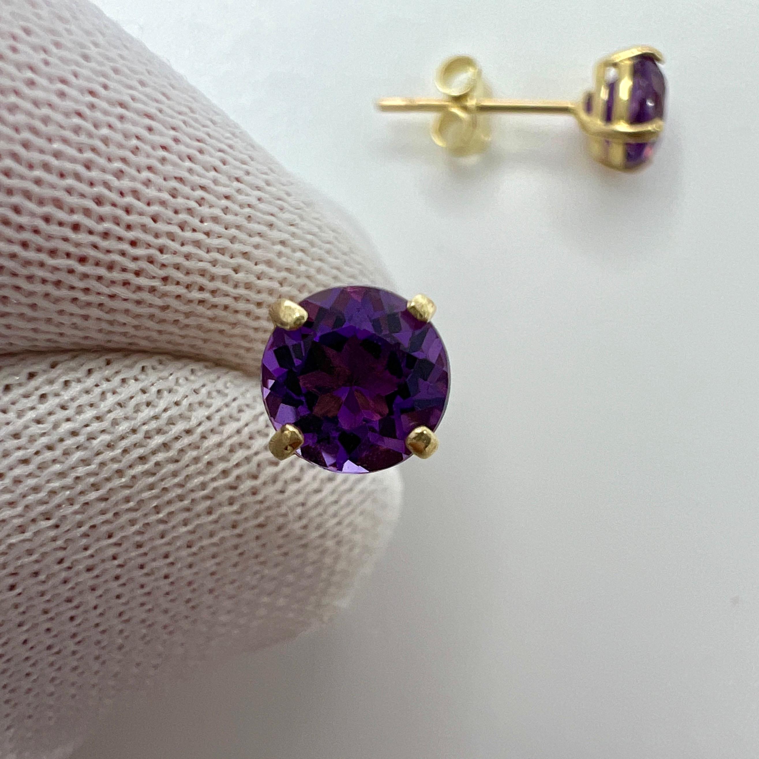 Women's or Men's Natural Vivid Purple Amethyst 9k Yellow Gold 5mm Round Cut Stud Earrings For Sale