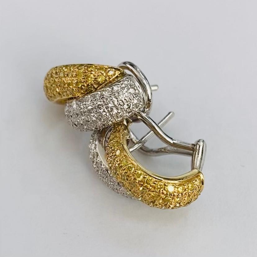 Boucles d'oreilles Variantes de l'anneau en diamant naturel jaune vif et blanc Pour femmes en vente