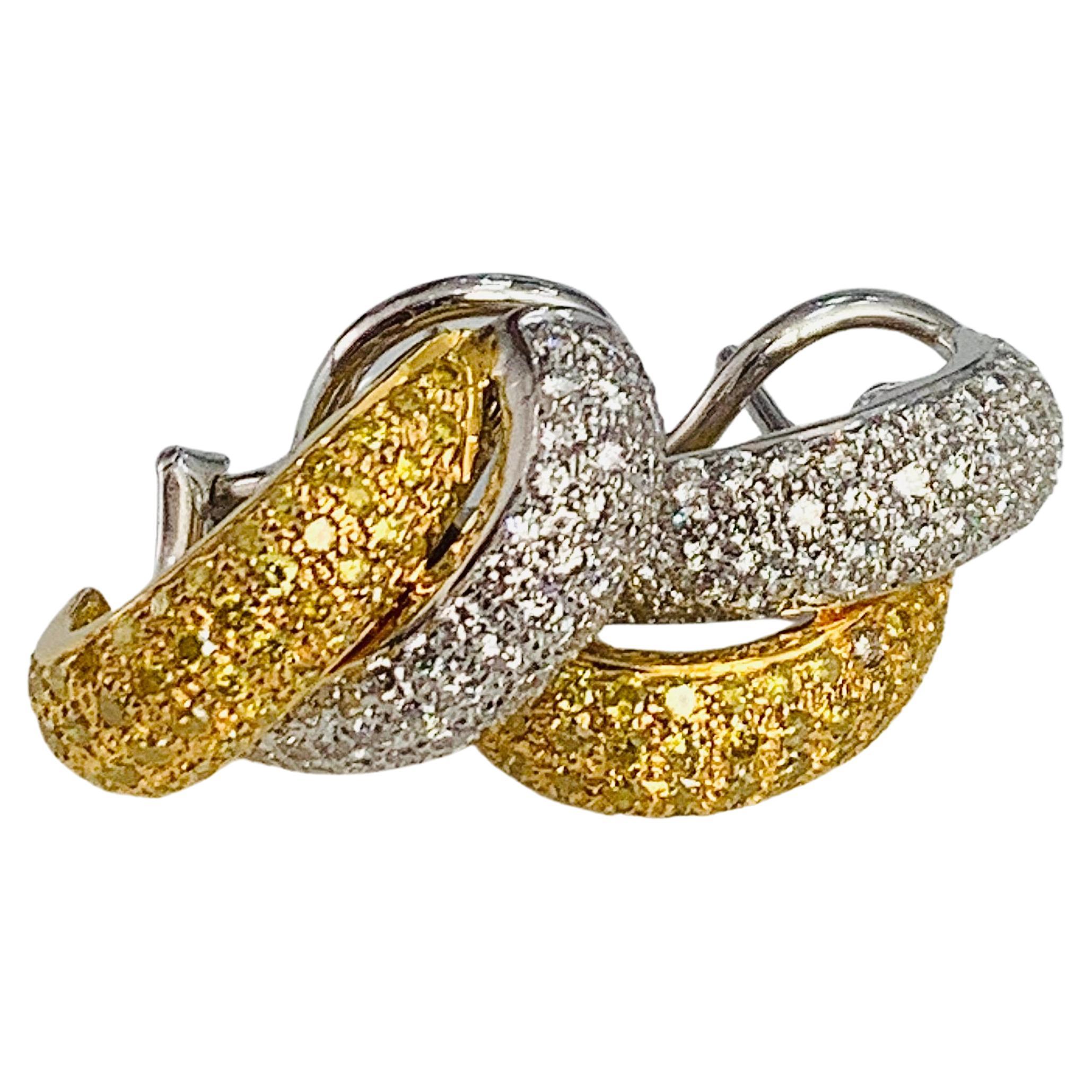 Boucles d'oreilles Variantes de l'anneau en diamant naturel jaune vif et blanc en vente