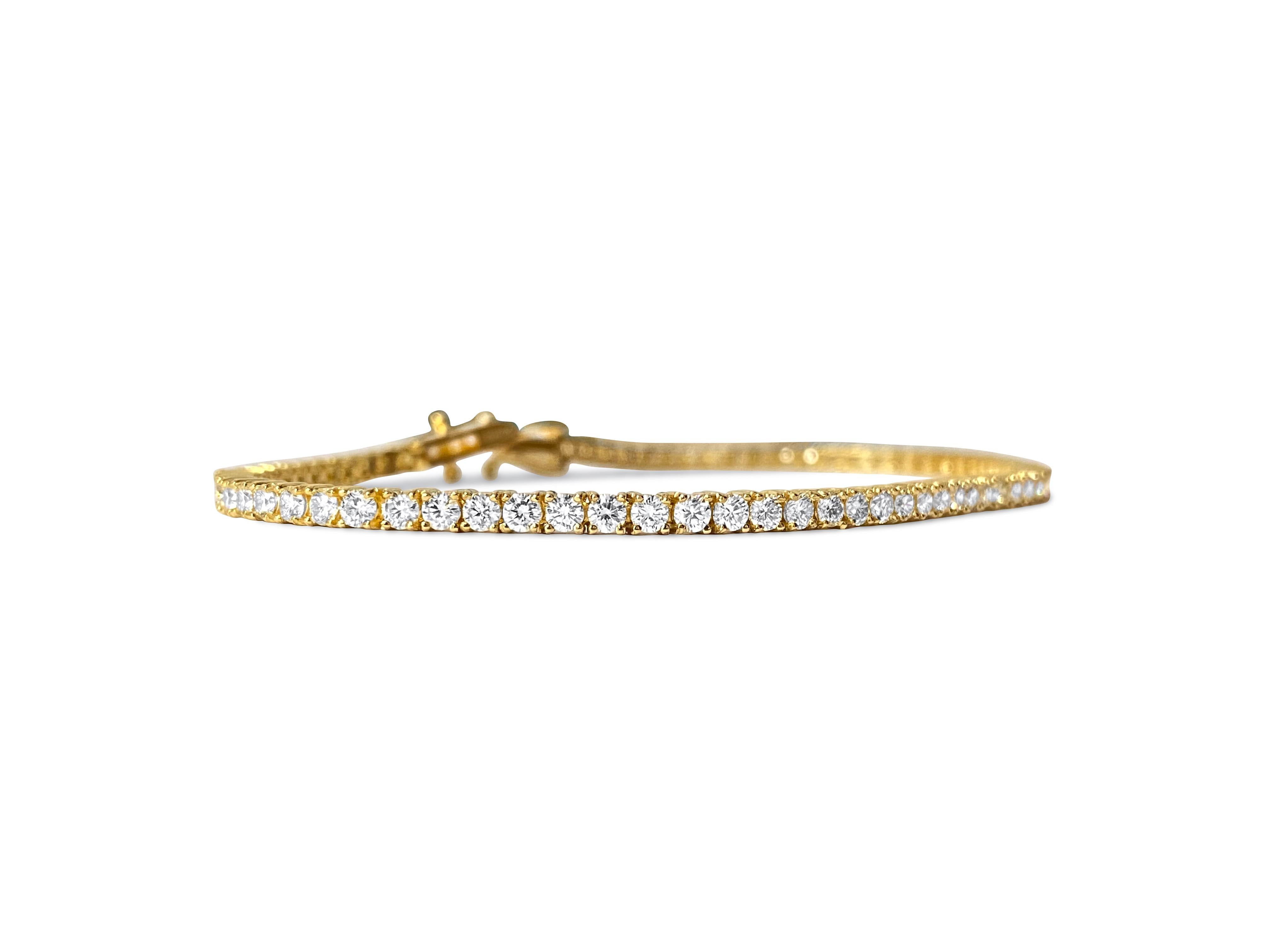 Modern Natural VVS 4.00 Carat Diamond Tennis Bracelet in 10k Yellow Gold For Sale