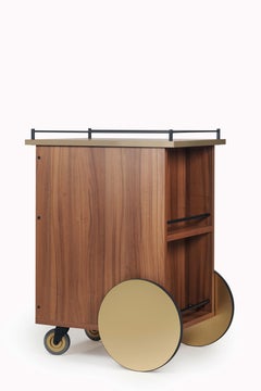 Carrello SCP in noce naturale di Studio Caramel