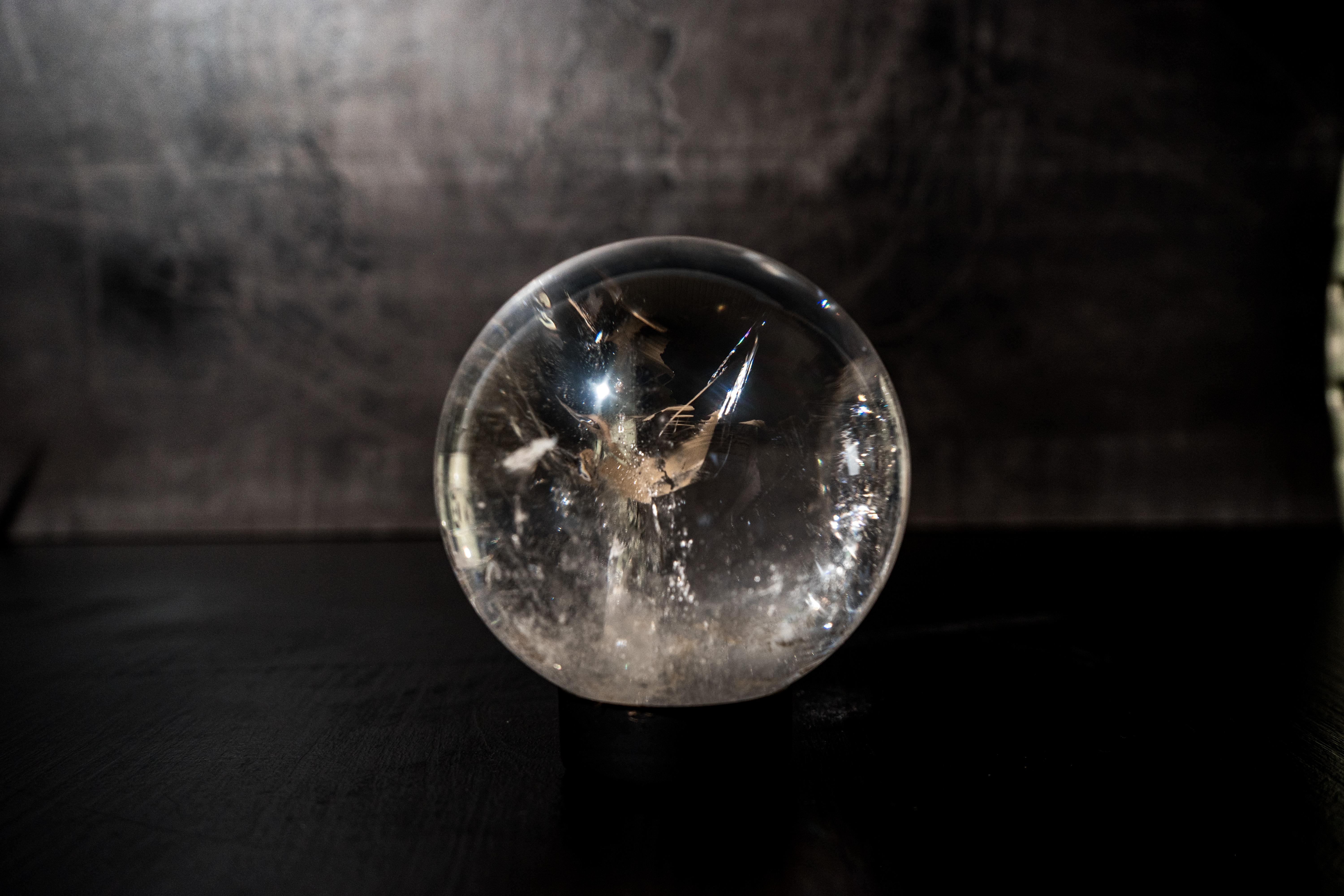 XXIe siècle et contemporain Sphère d'eau douce en quartz naturel en vente