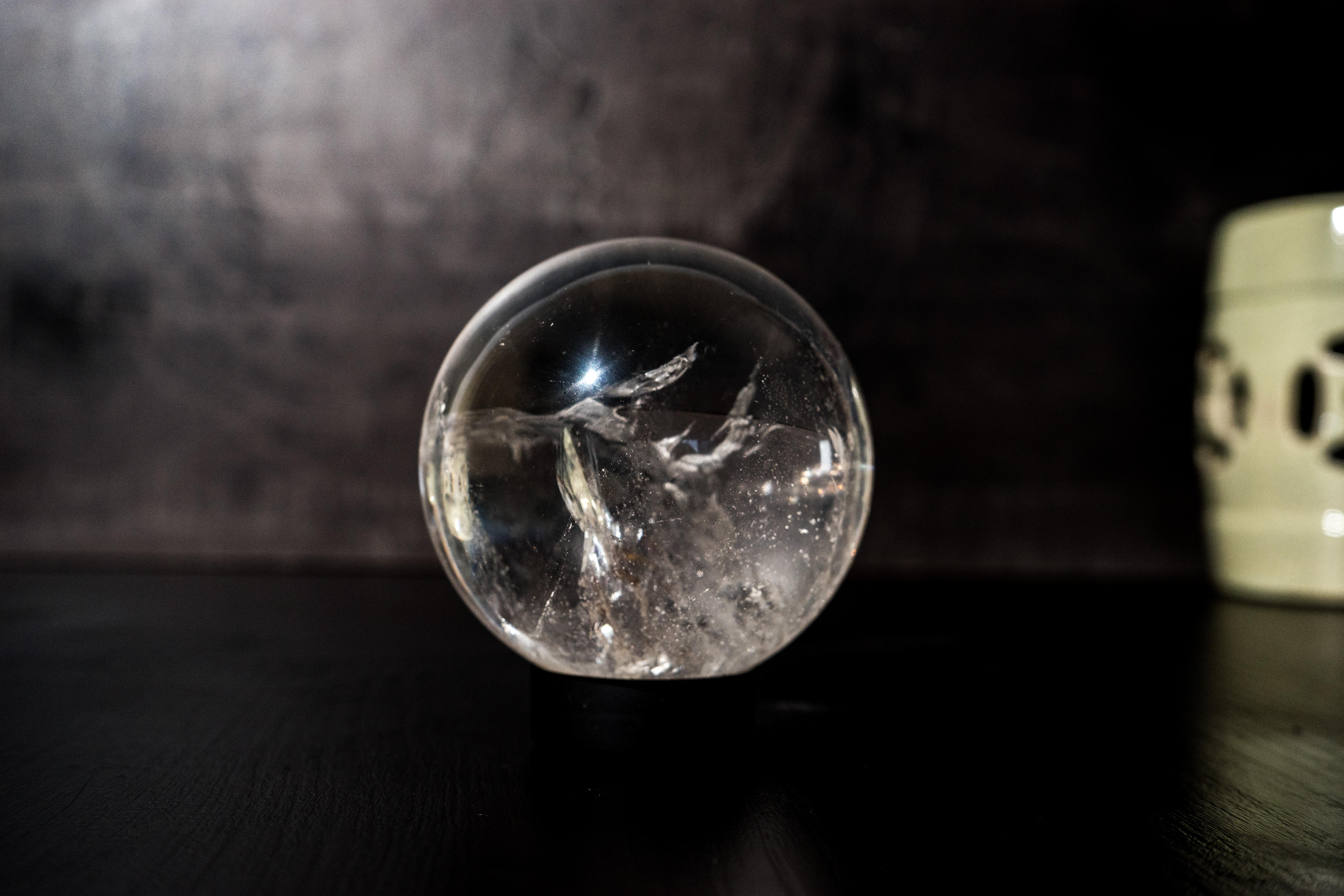 Sphère d'eau douce en quartz naturel en vente 1