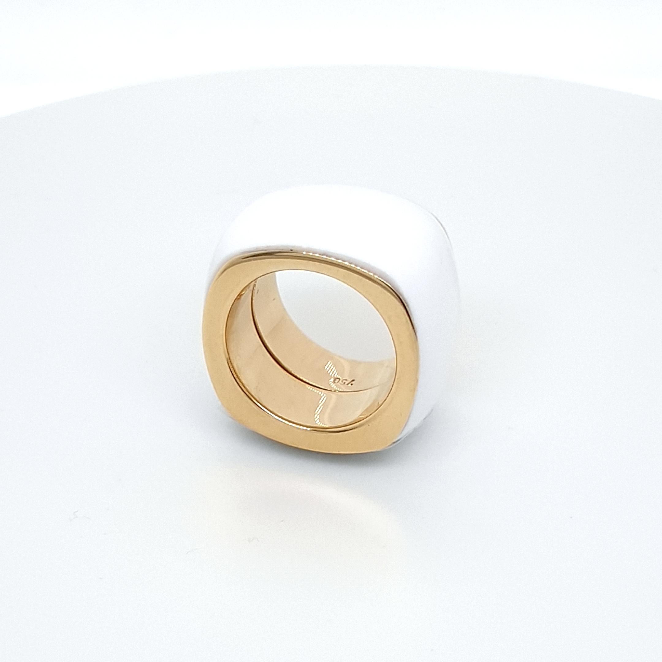 yellow gold agate ring