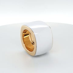 Natural White Agate Ring with 18 Carat Yellow Gold, Cushion