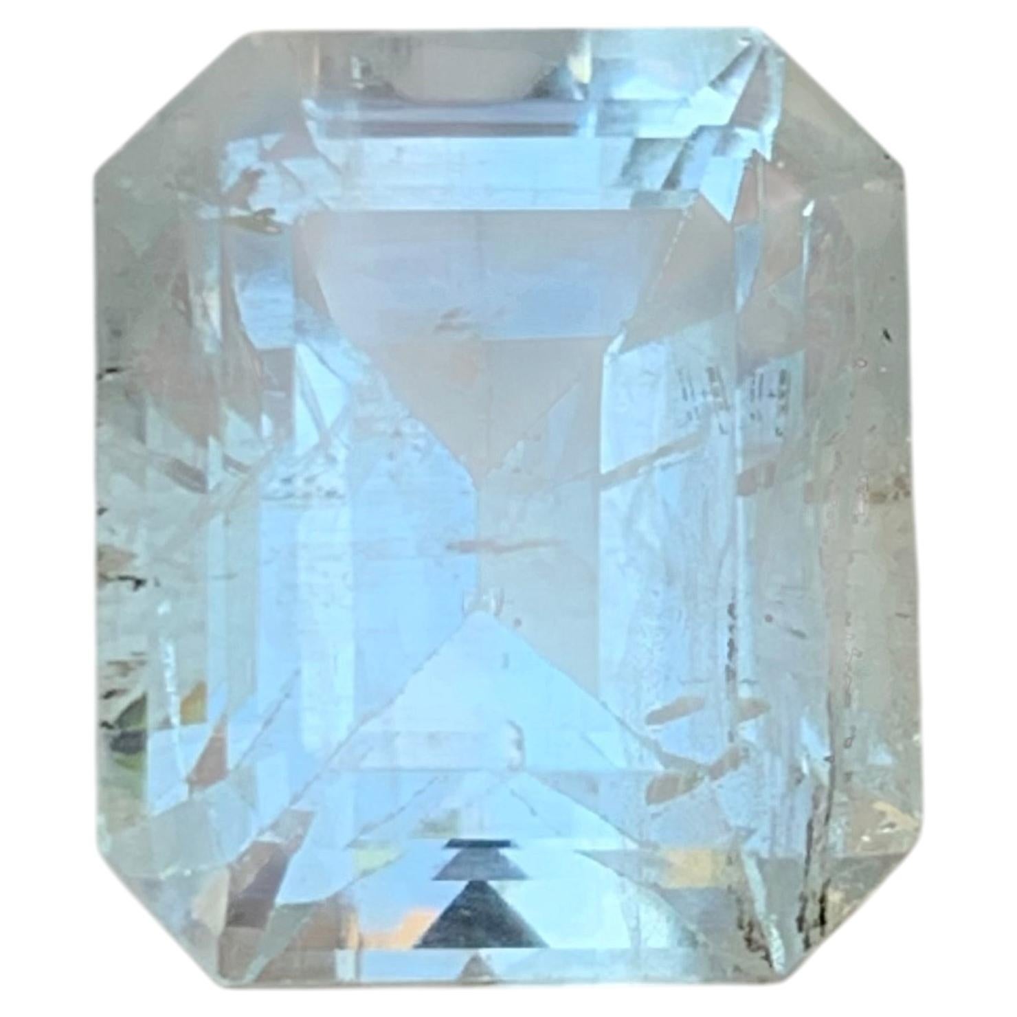 Natural White Aquamarine 8.36 Carat Emerald Cut Loose Gemstone for Jewelry