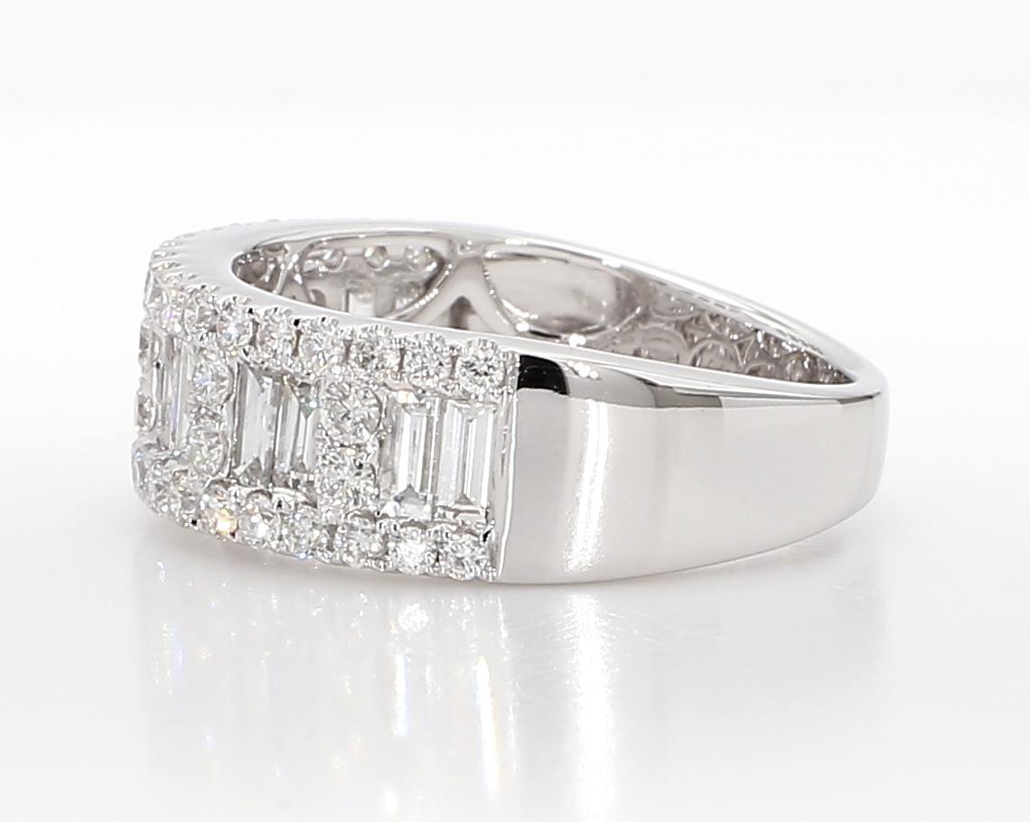 Natural White Baguette Diamond 1.42 Carat TW White Gold Wedding Band In New Condition For Sale In New York, NY