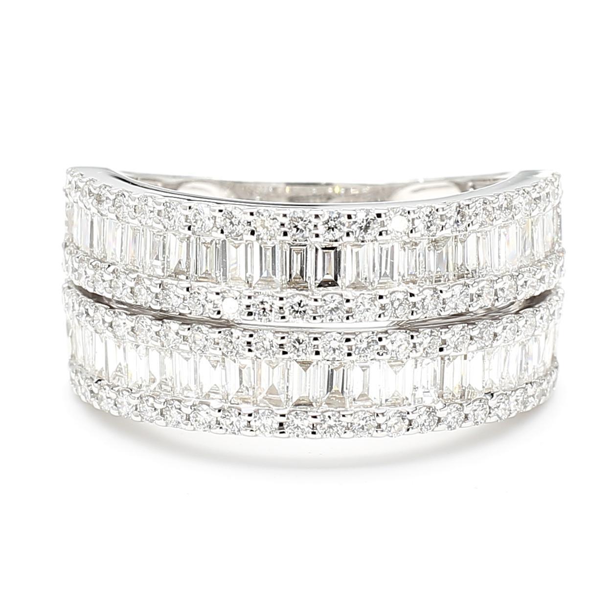 Cocktailring aus Weißgold mit natürlichem weißem Baguette-Diamant 1.56 Karat TW (Zeitgenössisch) im Angebot