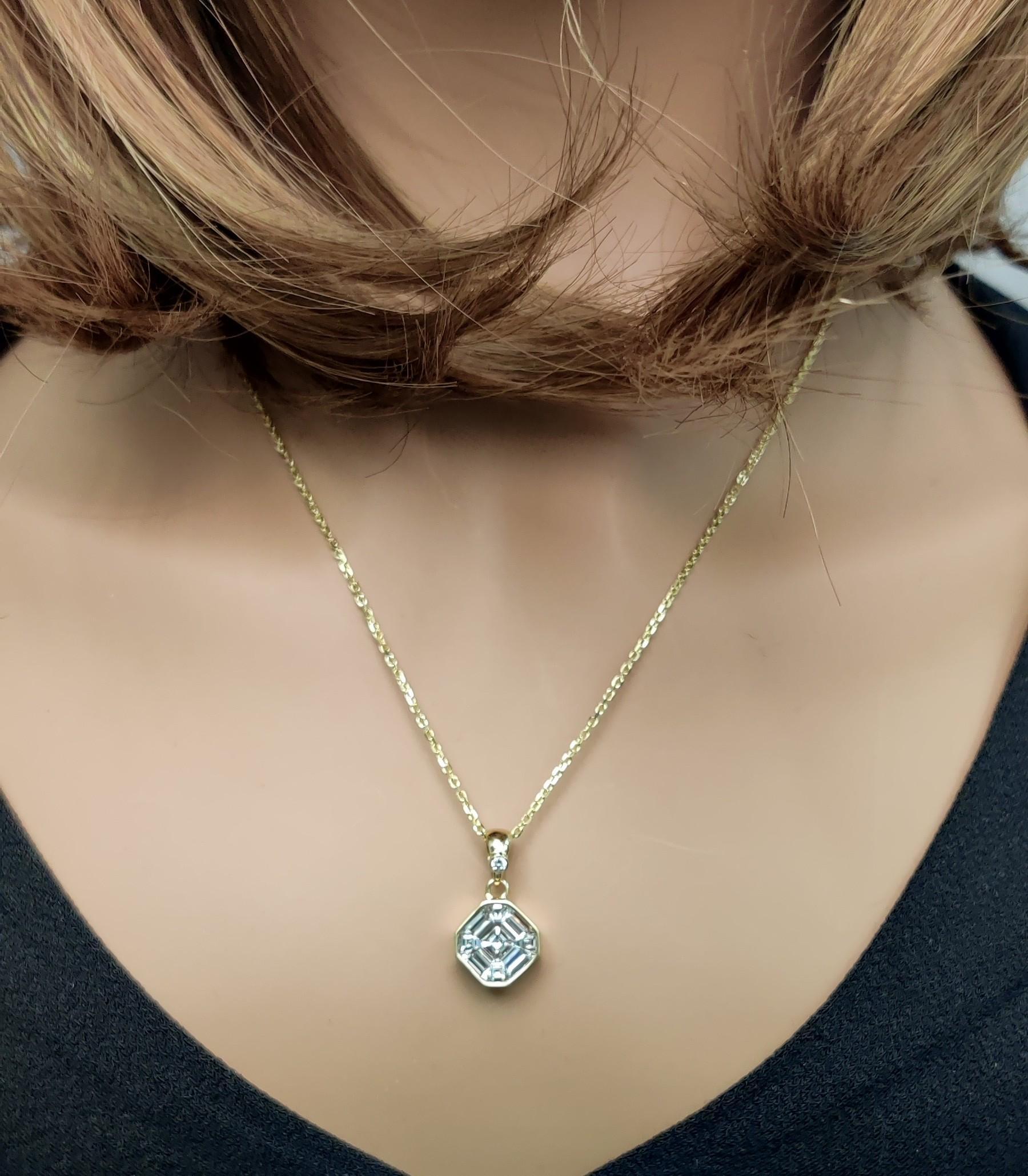 Ciondolo a goccia in oro giallo con diamante bianco naturale baguette da 1,70 carati TW In condizioni Nuovo in vendita a New York, NY