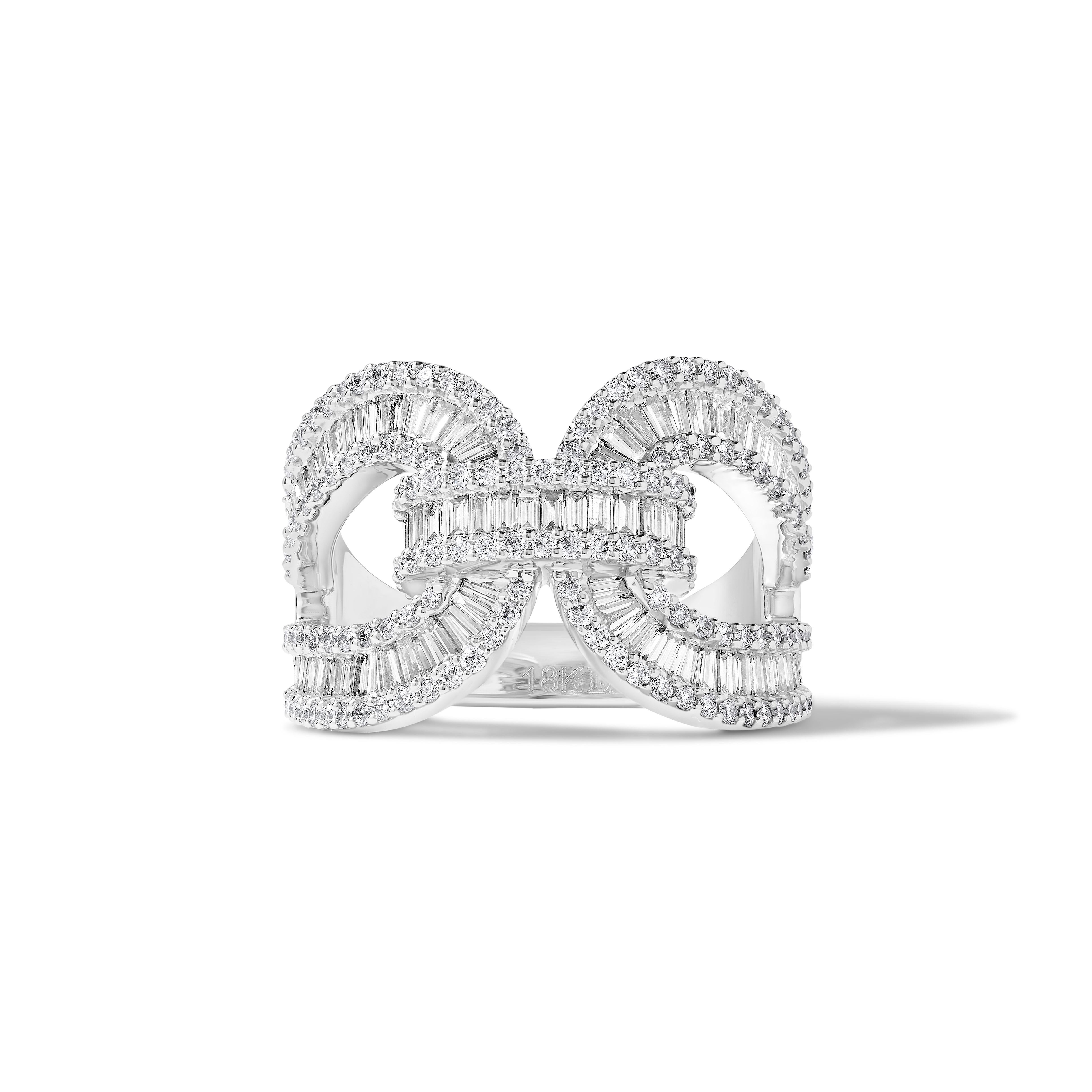 La bellissima fascia di diamanti di Raregemworld. Montato in una splendida montatura in oro bianco 18 carati con diamanti bianchi naturali a baguette, completati da una mischia di diamanti bianchi naturali rotondi. Questa banda è garantita per