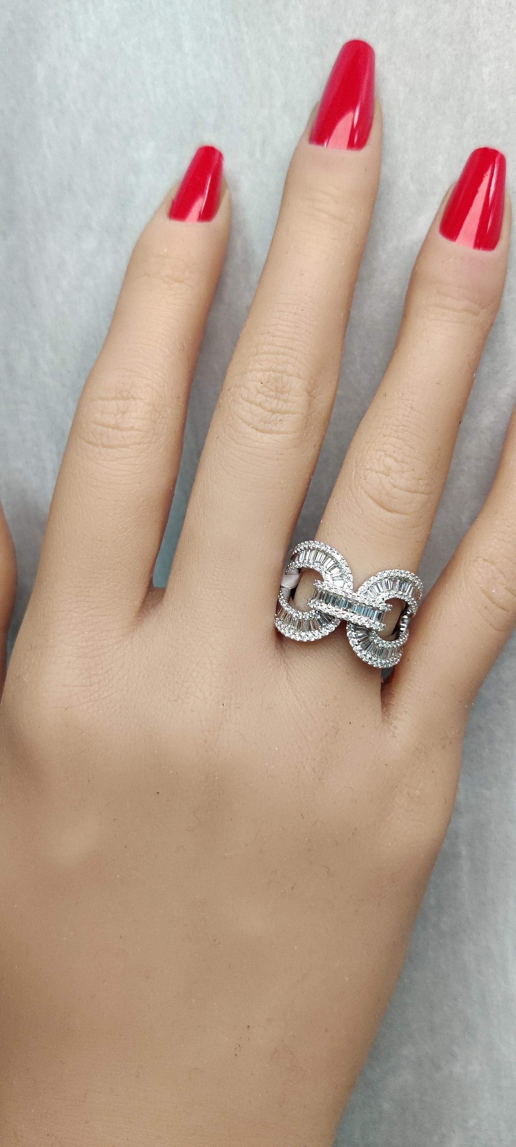 Fascia in oro bianco con diamante naturale Baguette da 1.80 carati TW In condizioni Nuovo in vendita a New York, NY