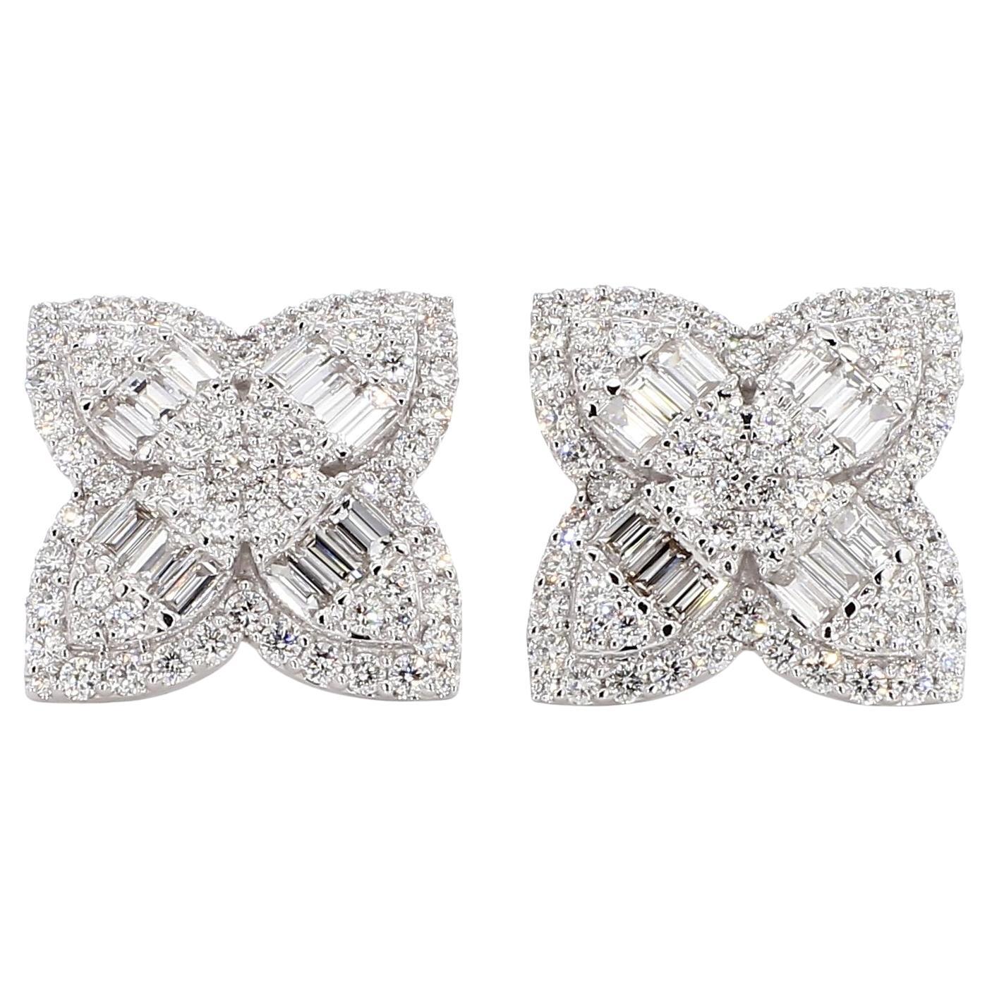 Clous d'oreilles en or avec diamants baguettes blancs naturels de 1.84 carats poids total en vente