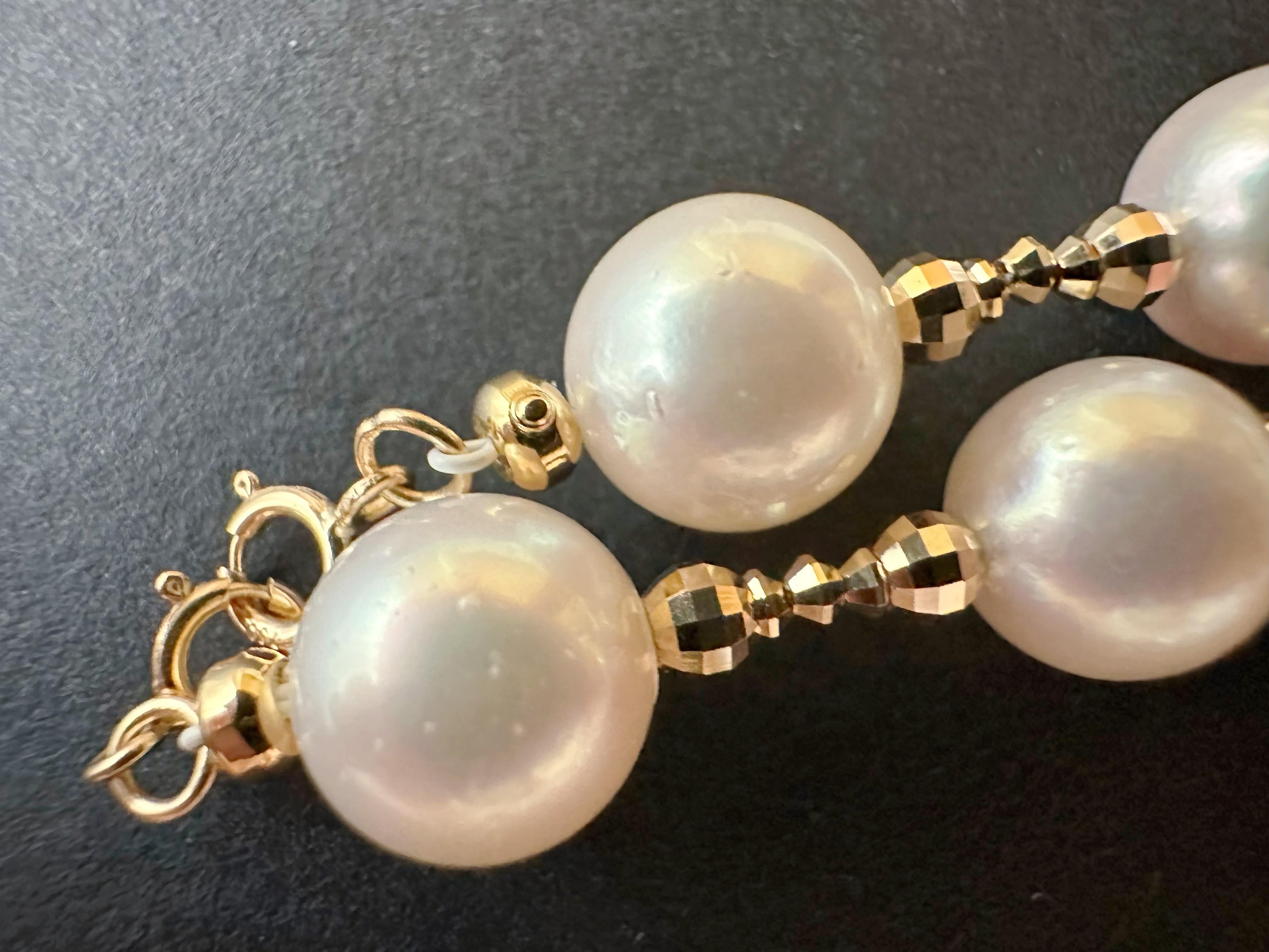 Natural White Colour Japan Sea Water Akoya Pearl Necklace with 18K Golden Beads For Sale 12