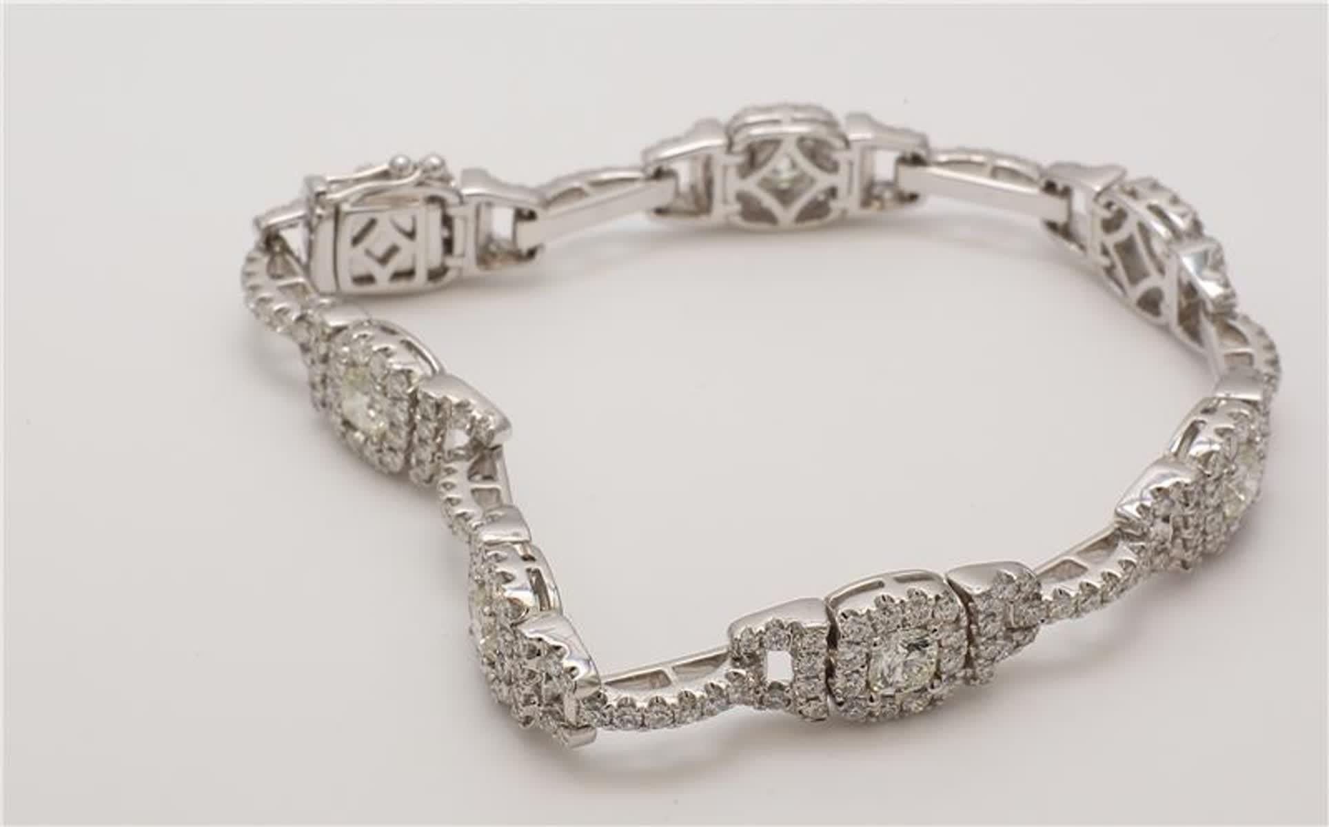 Natural White Cushion Diamond 5.42 Carats TW White Gold Bracelet In New Condition In New York, NY