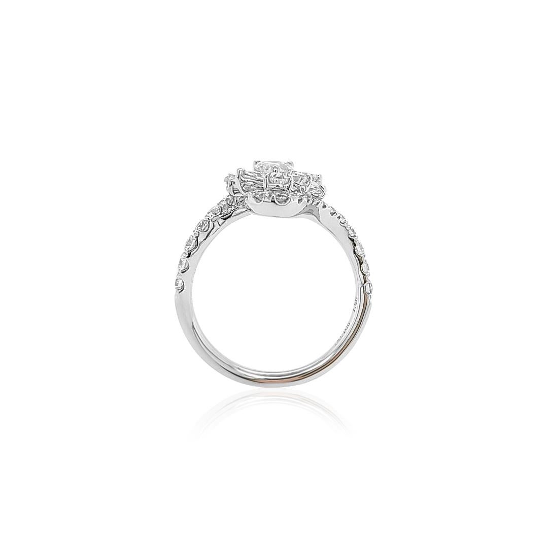 Contemporain Bague cocktail en platine sertie d'un diamant blanc naturel en vente