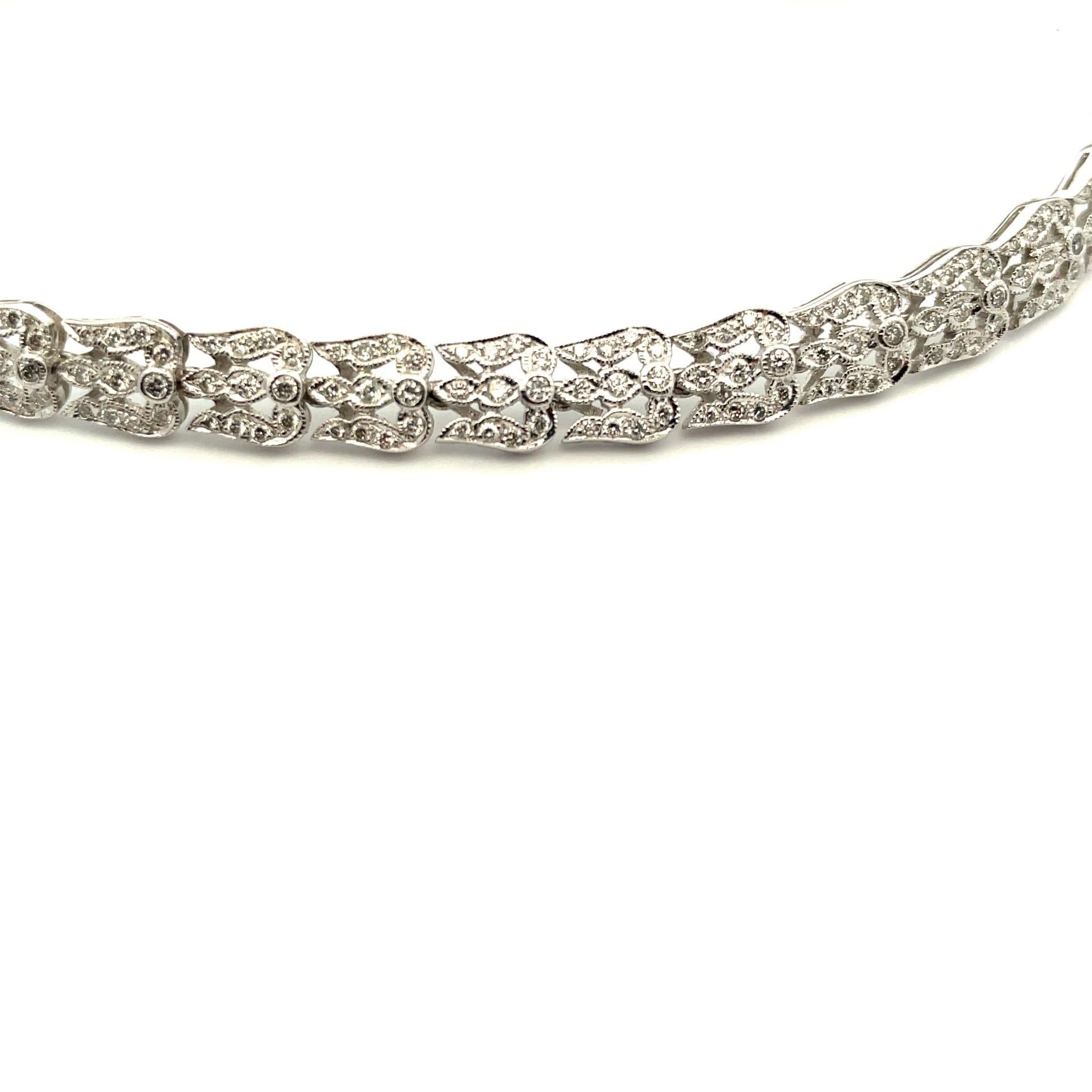 Natural White Diamond Pave Bracelet in 18 Karat White Gold In New Condition For Sale In Westmount, CA