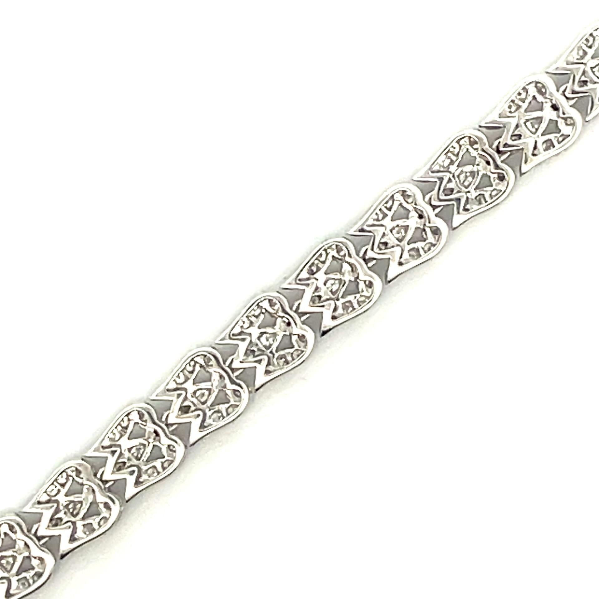 Natural White Diamond Pave Bracelet in 18 Karat White Gold For Sale 1