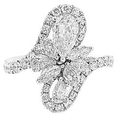 Anello da cocktail in platino con diamante bianco naturale