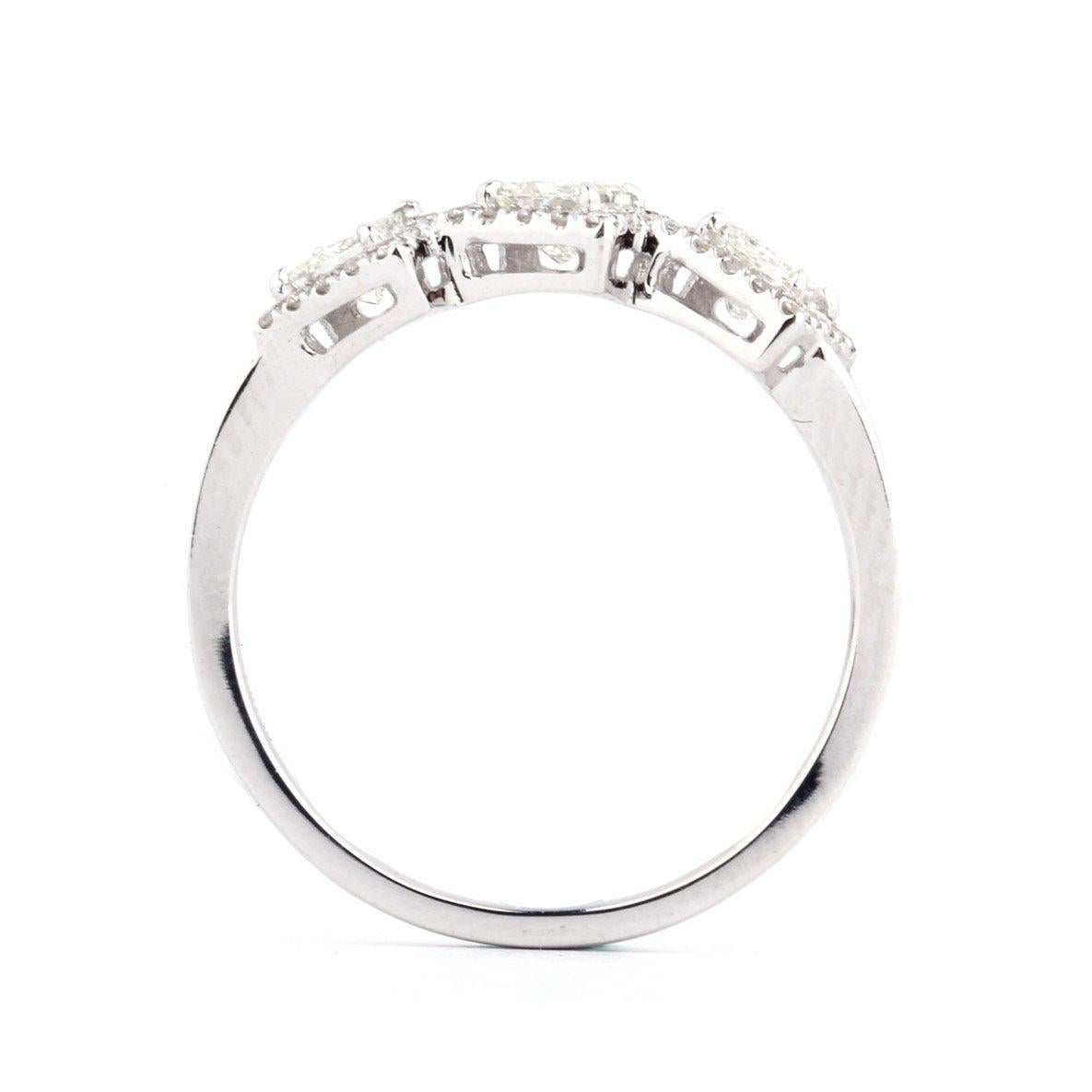 Women's Natural White Diamond Princess Shape Engagement Wedding 18 Karat White Gold Ring For Sale